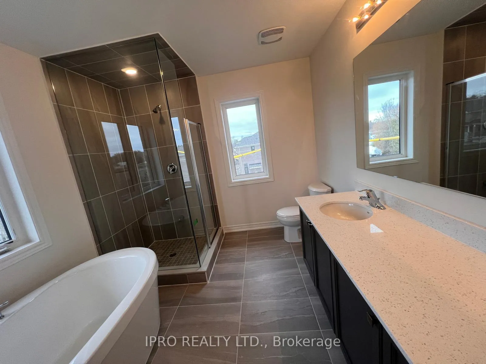 Photo 15 of 1302 Davis Loop, Innisfil, Lefroy — HOMEH