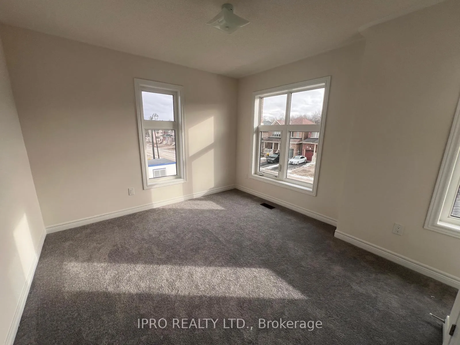 Photo 20 of 1302 Davis Loop, Innisfil, Lefroy — HOMEH