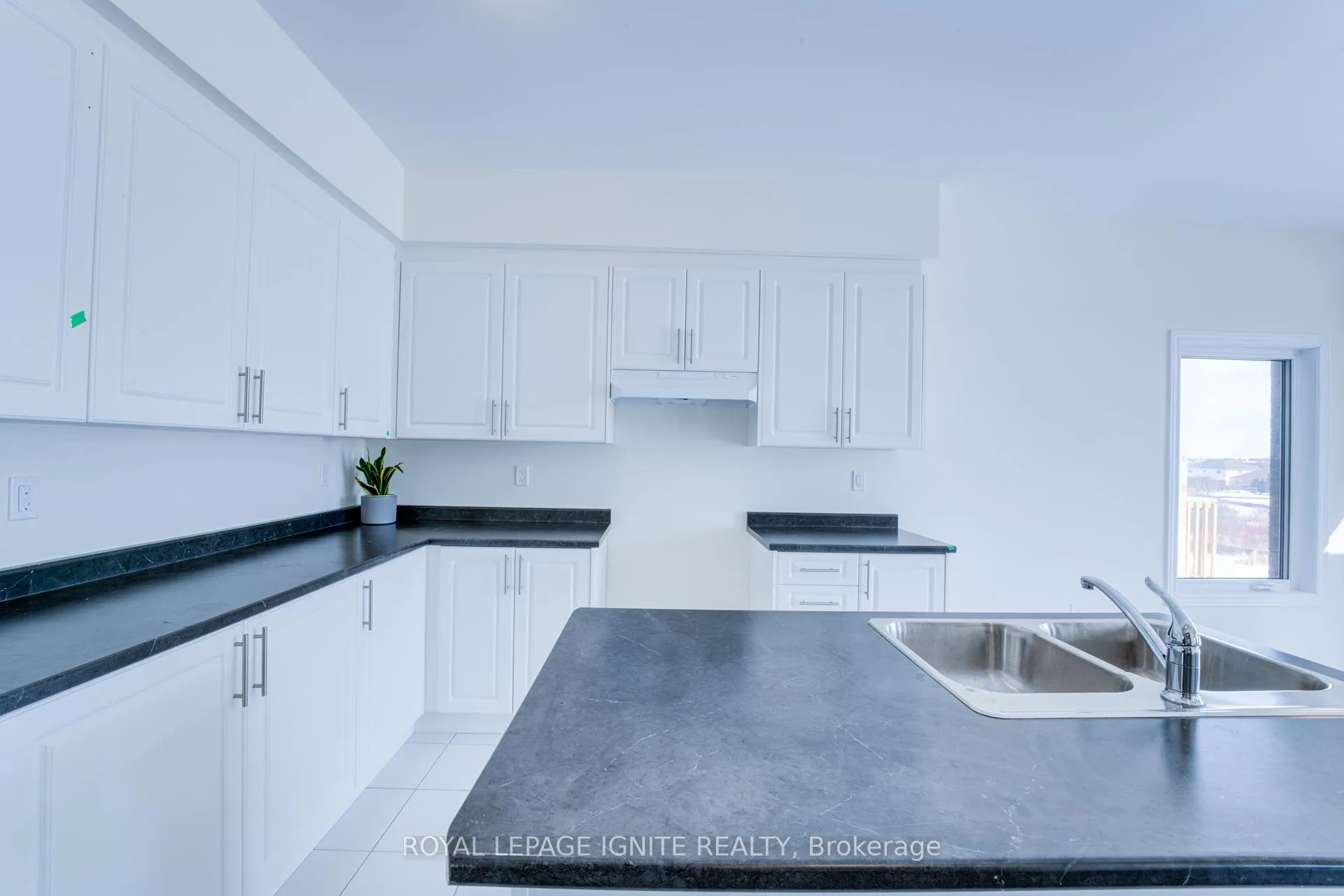 Photo 18 of 119 Robin Trail, Scugog, Port Perry — HOMEH
