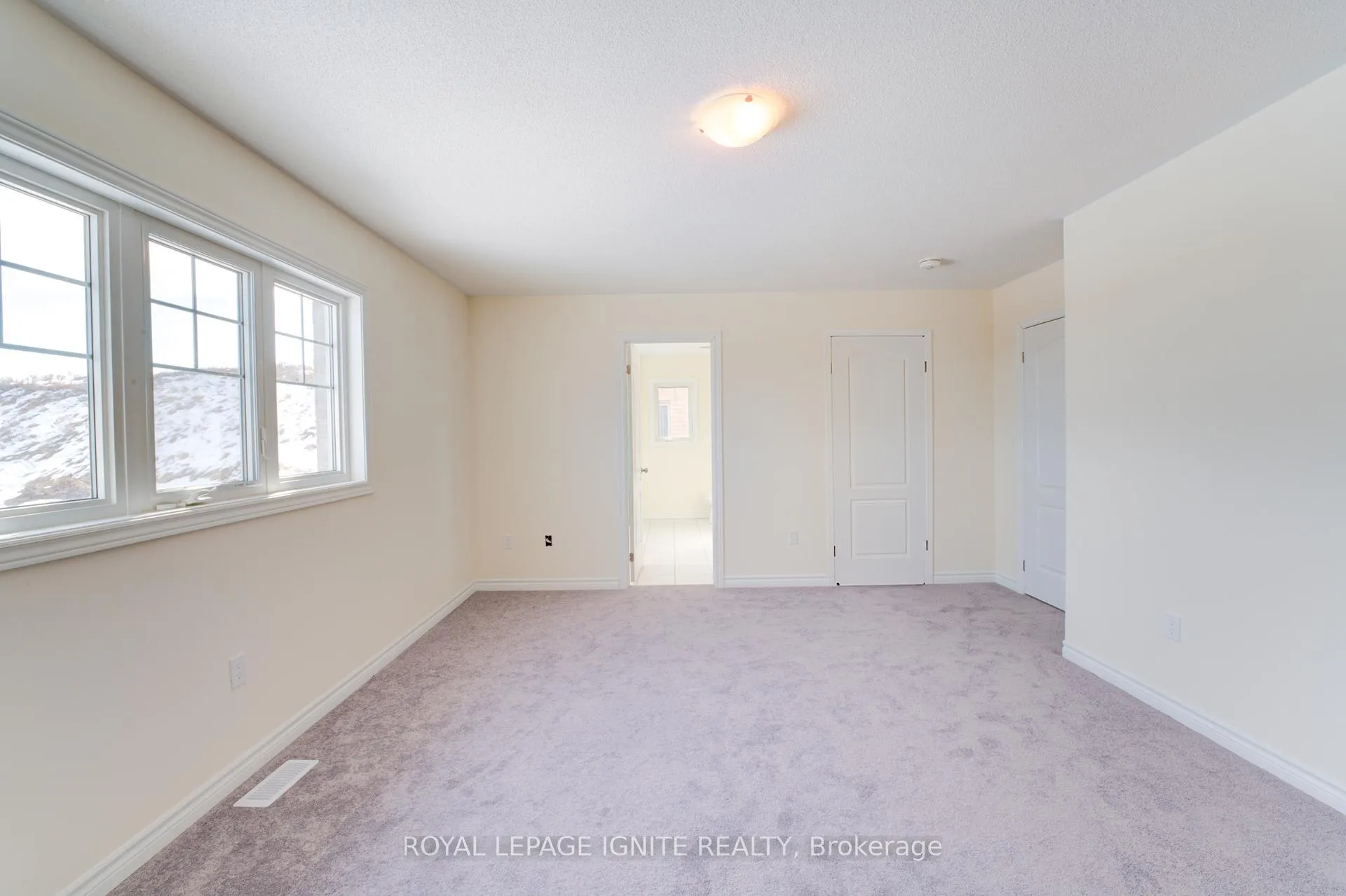 Photo 32 of 119 Robin Trail, Scugog, Port Perry — HOMEH