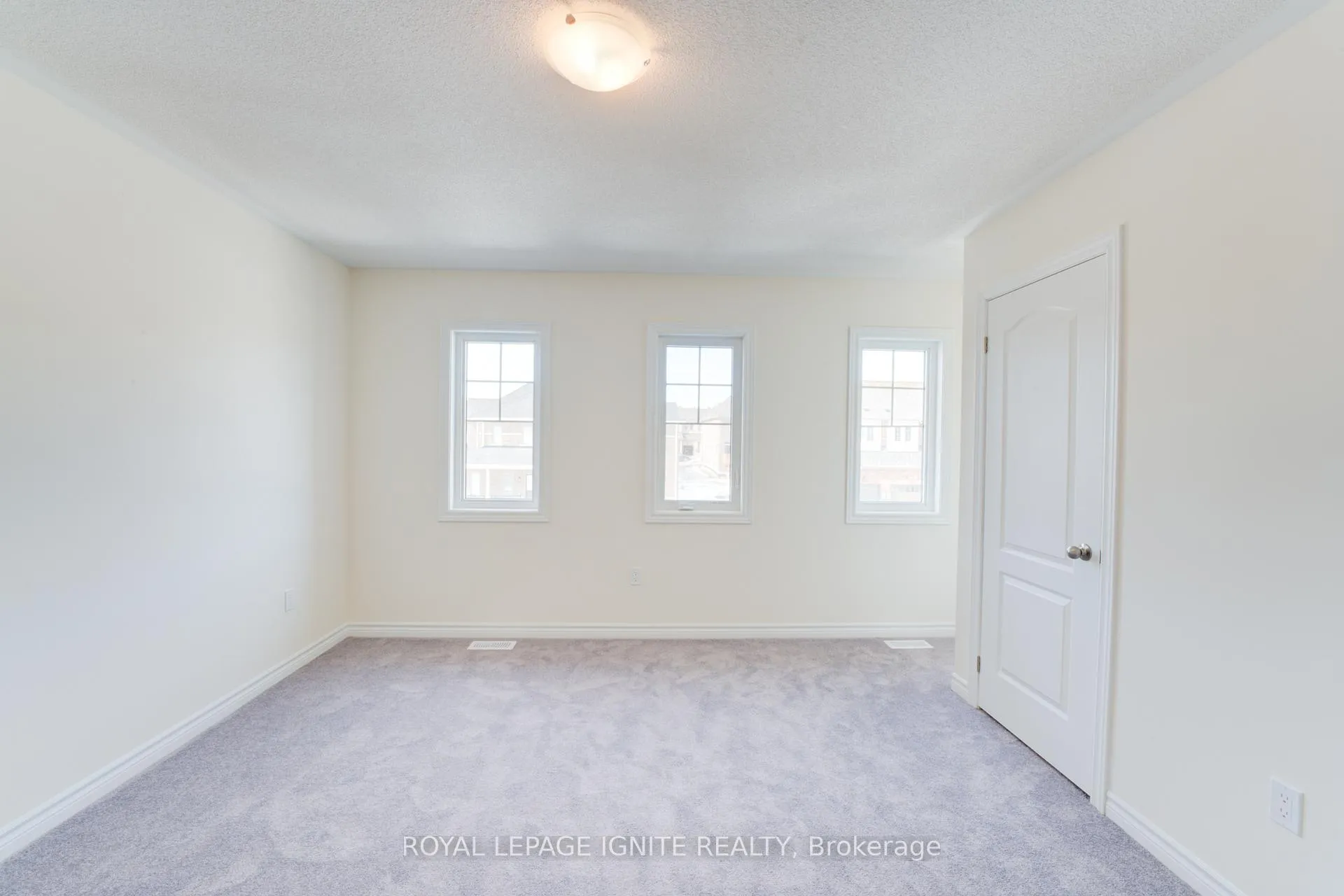 Photo 38 of 119 Robin Trail, Scugog, Port Perry — HOMEH