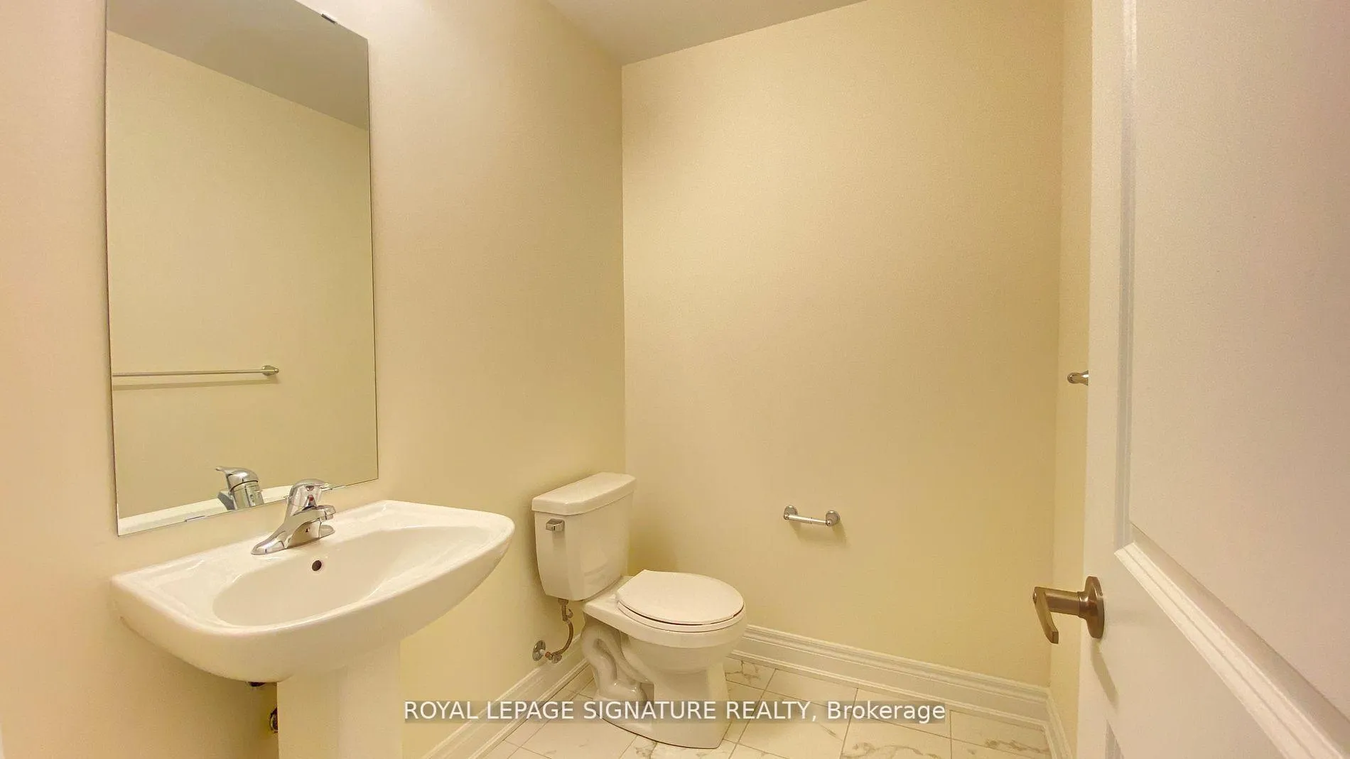 Photo 12 of 20 Thomas Hope Lane, Markham, Cedarwood — HOMEH