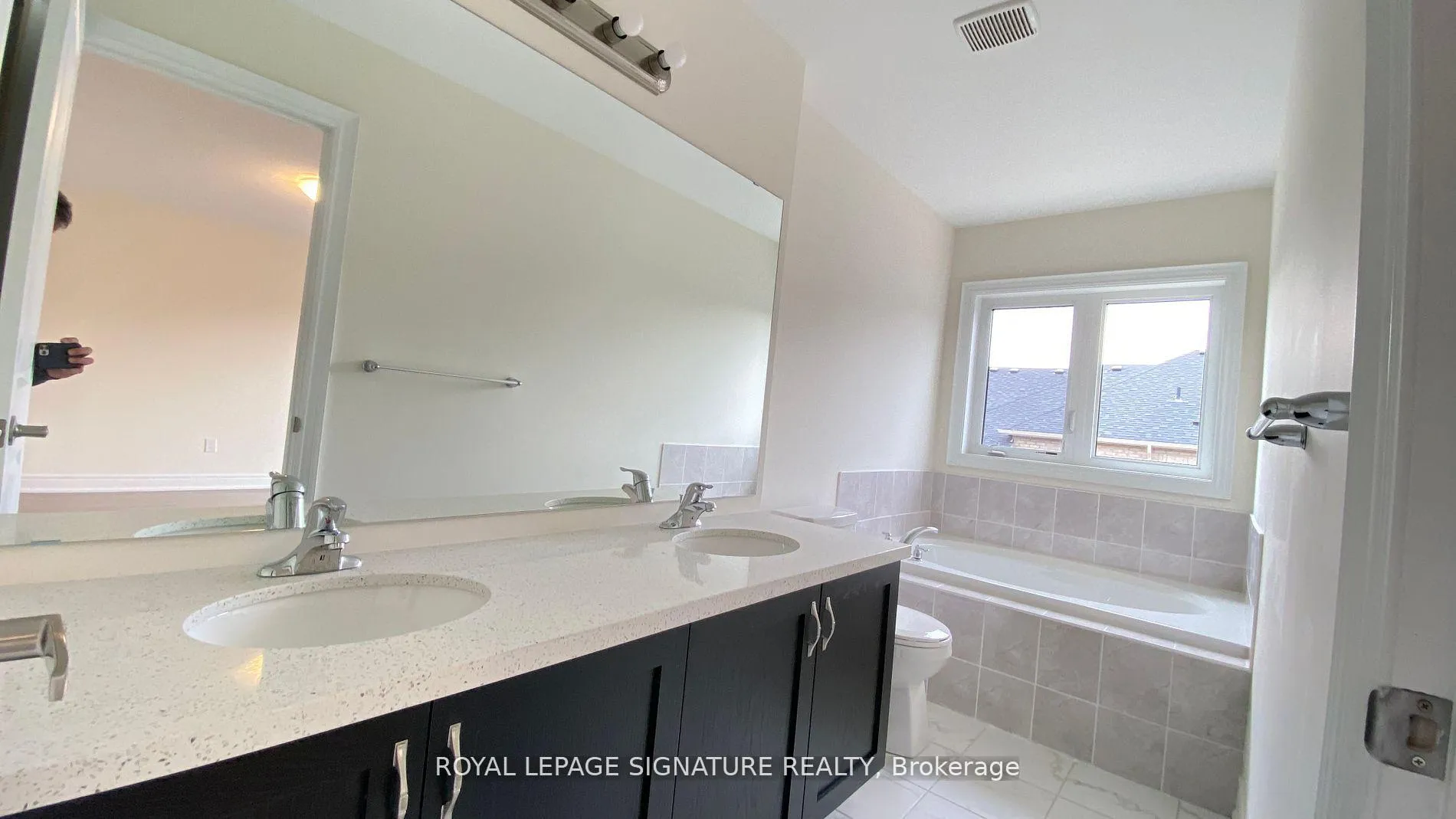 Photo 18 of 20 Thomas Hope Lane, Markham, Cedarwood — HOMEH