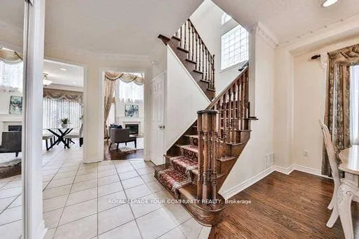 Photo 2 of 271 Forest Run Boulevard, Vaughan, Patterson — HOMEH