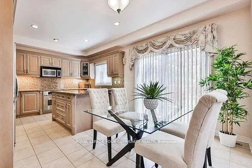 Photo 8 of 271 Forest Run Boulevard, Vaughan, Patterson — HOMEH