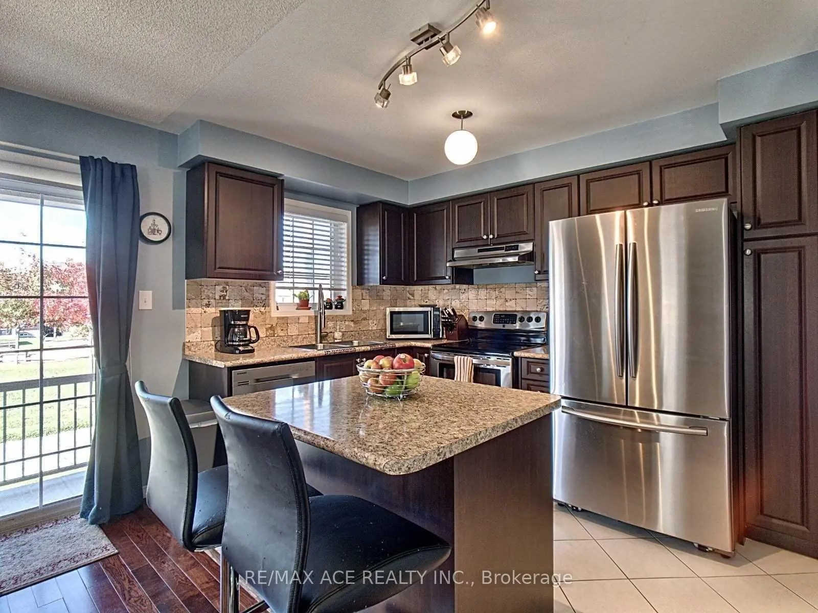 Photo 2 of 102 Goss Lane, Ajax, Central East — HOMEH