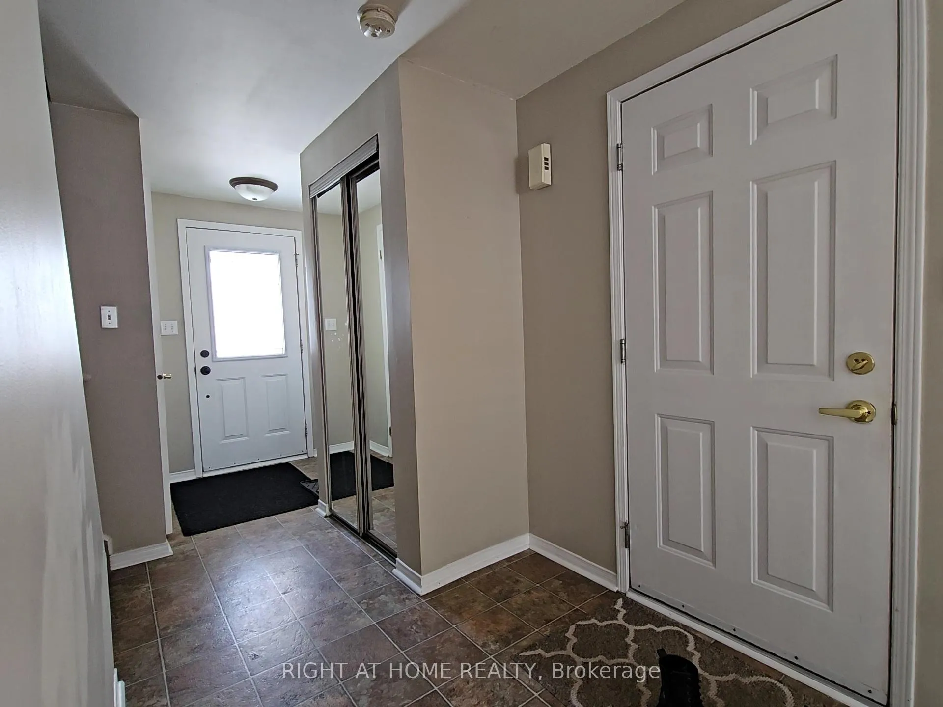 Photo 3 of 3 Wessenger Drive, Barrie, Holly — HOMEH