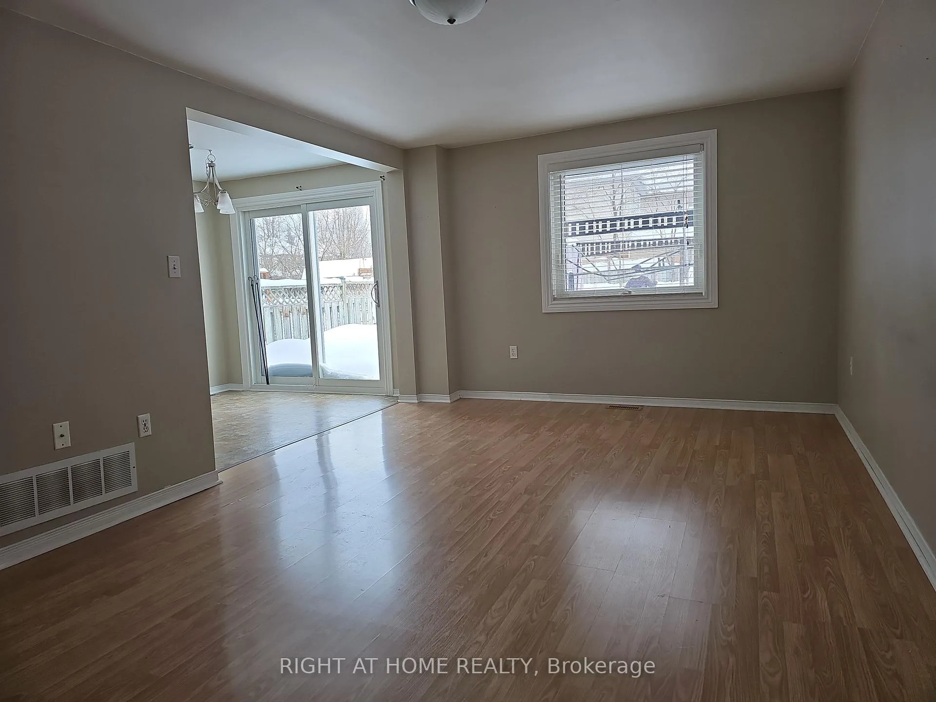 Photo 7 of 3 Wessenger Drive, Barrie, Holly — HOMEH
