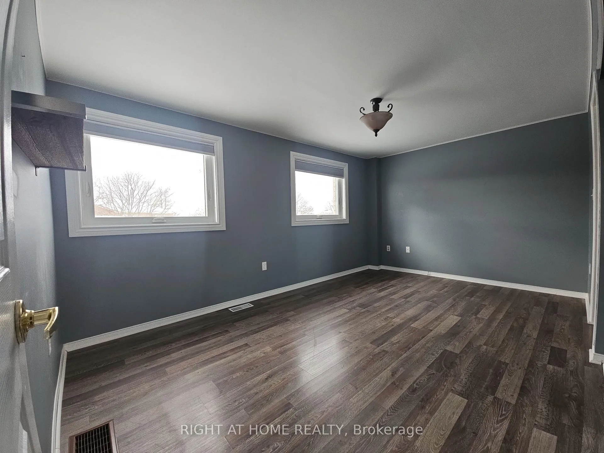 Photo 12 of 3 Wessenger Drive, Barrie, Holly — HOMEH