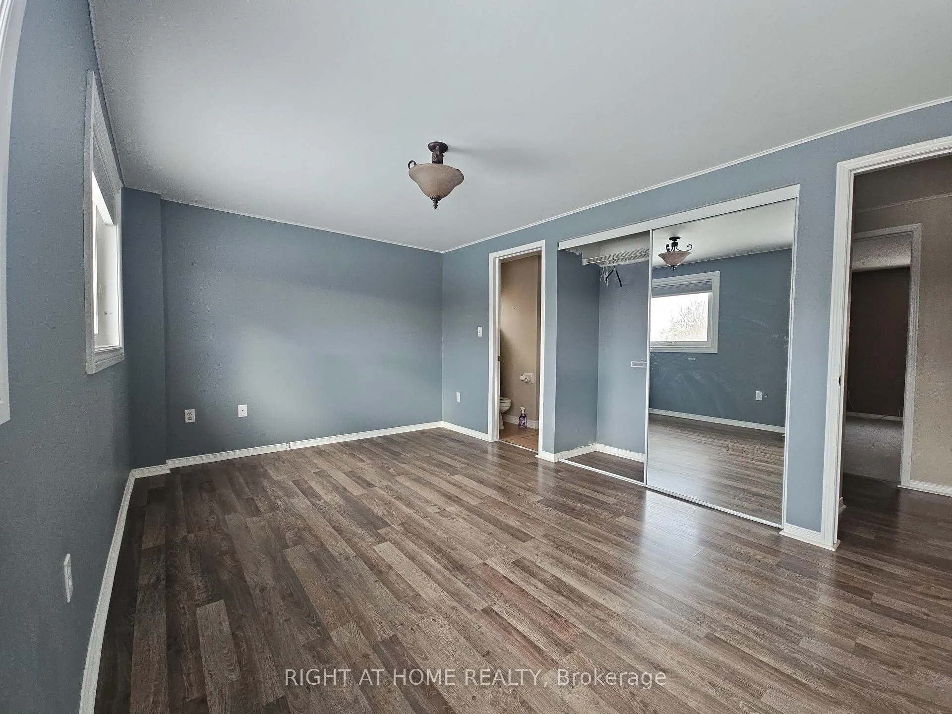 Photo 13 of 3 Wessenger Drive, Barrie, Holly — HOMEH