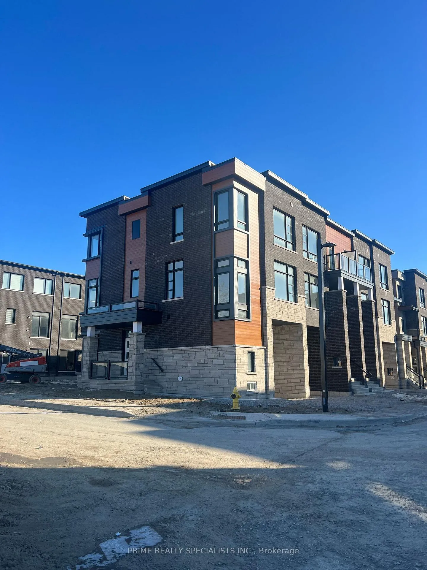 Photo 1 of 103 Paradox Street, Vaughan, Elder Mills — HOMEH