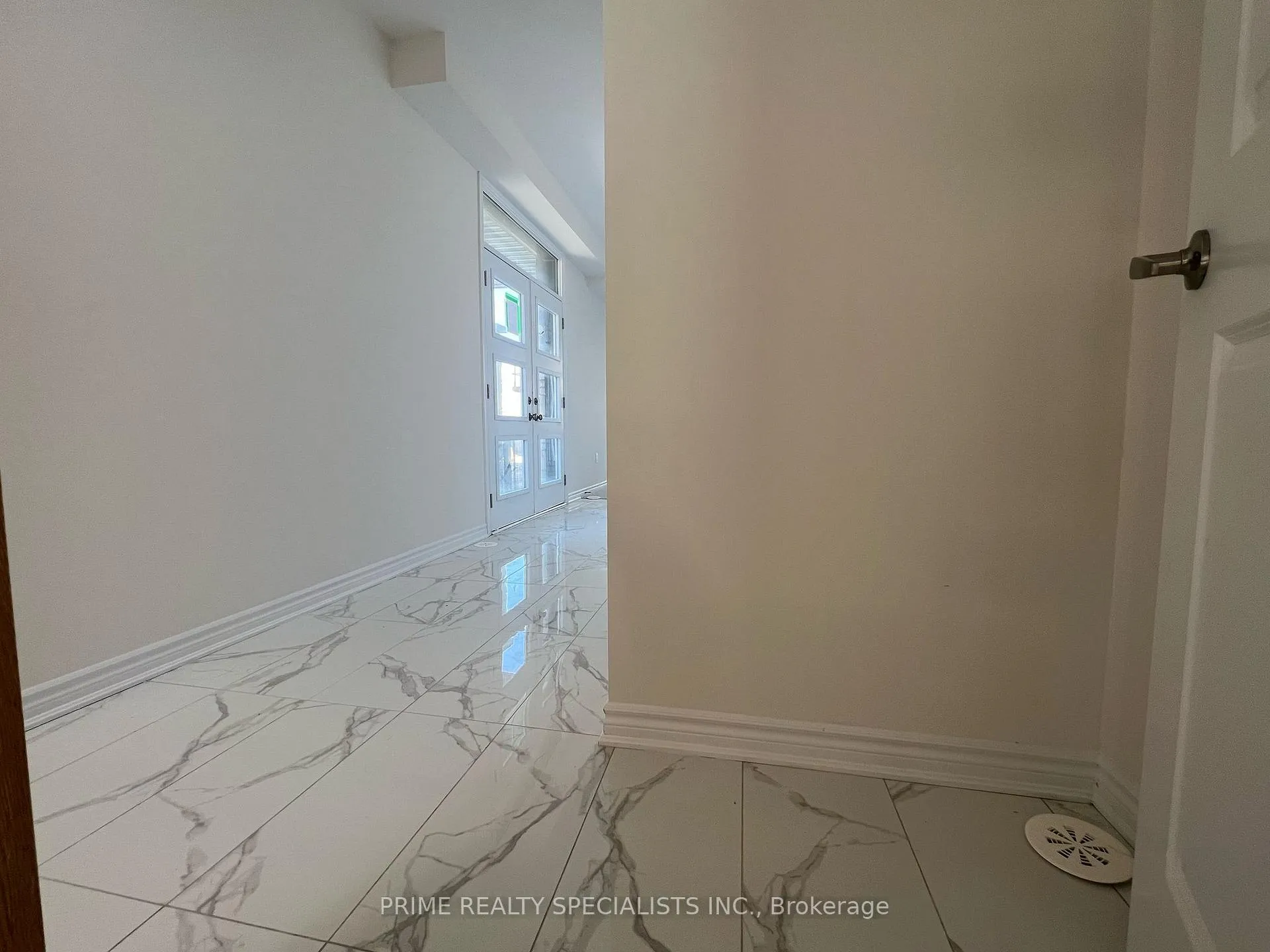 Photo 3 of 103 Paradox Street, Vaughan, Elder Mills — HOMEH