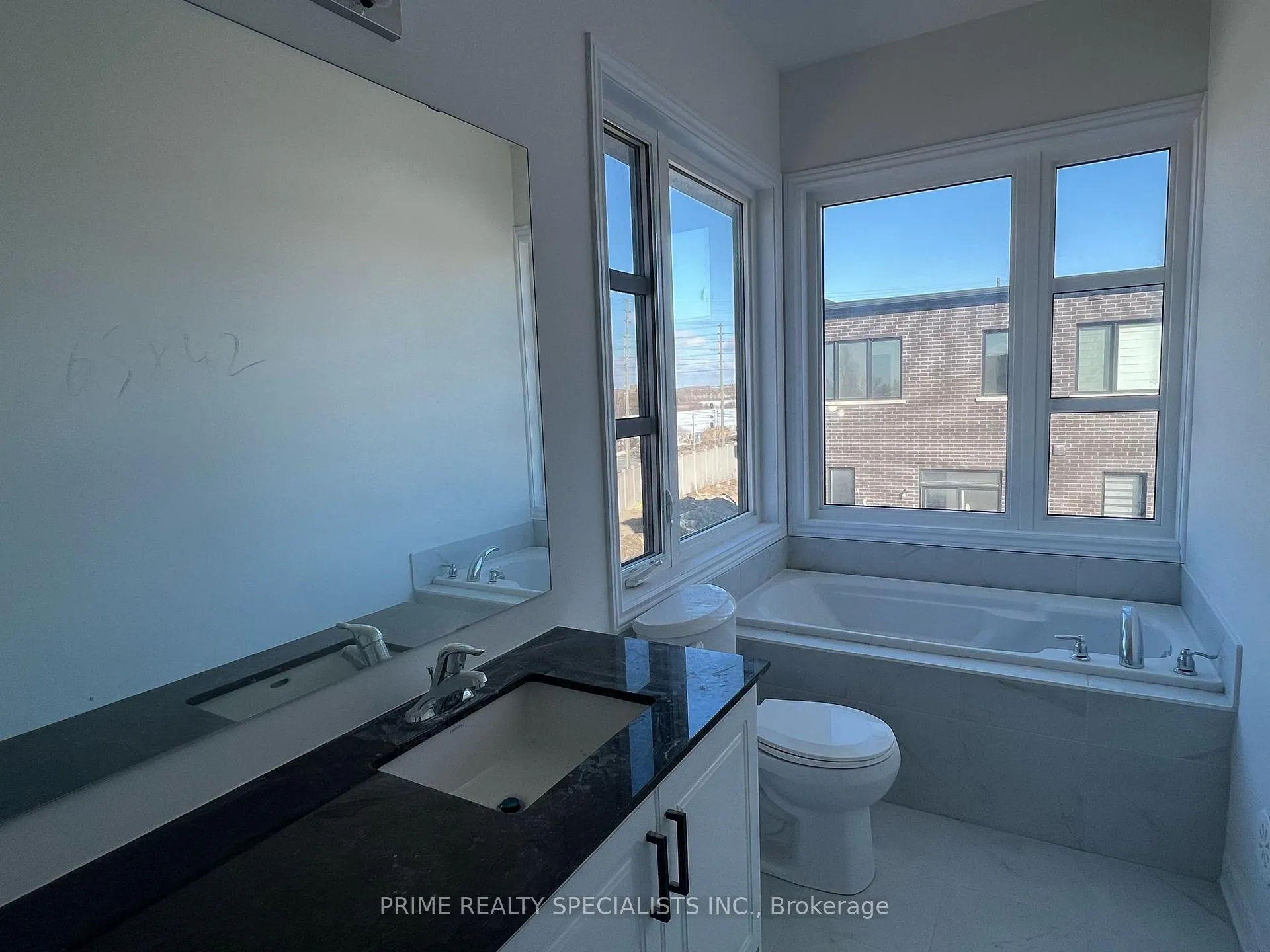 Photo 5 of 103 Paradox Street, Vaughan, Elder Mills — HOMEH