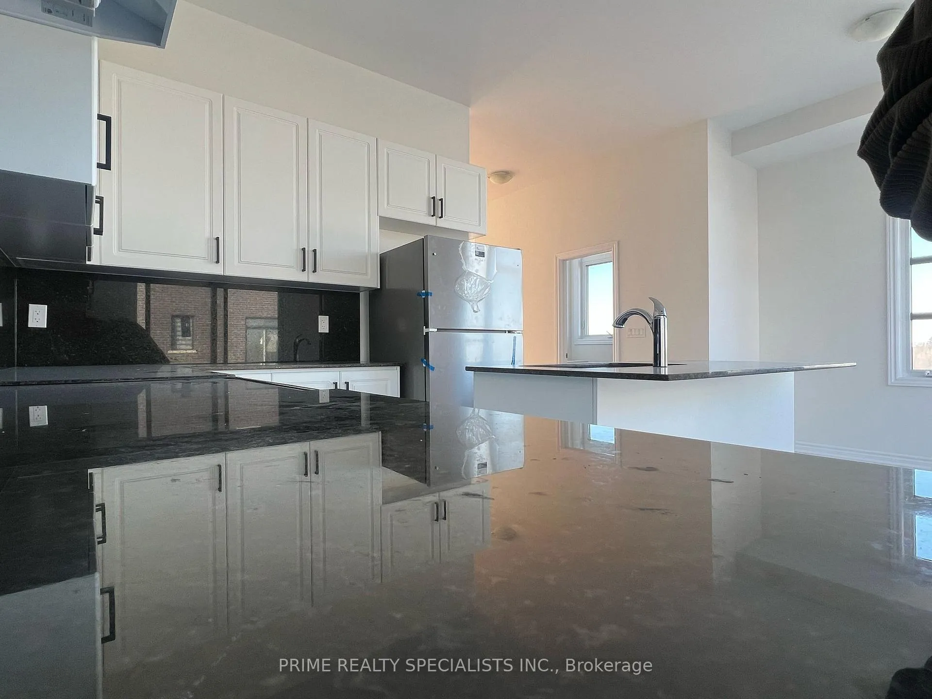 Photo 6 of 103 Paradox Street, Vaughan, Elder Mills — HOMEH
