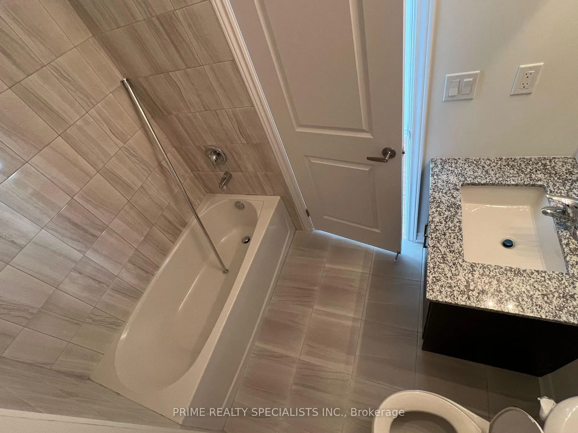 Photo 28 of 103 Paradox Street, Vaughan, Elder Mills — HOMEH