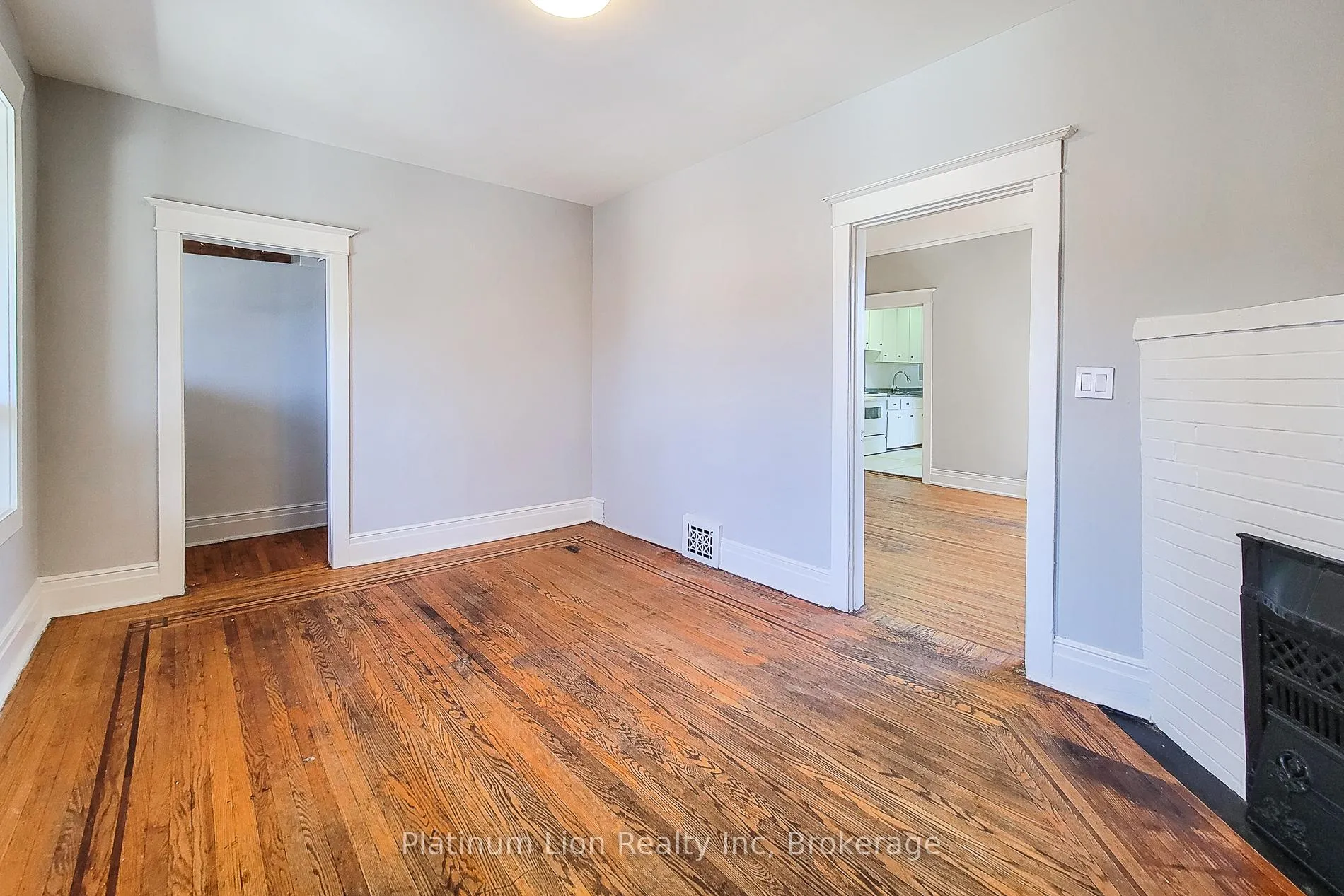 Photo 10 of 254 1/2 Emerald Street N, Hamilton, Stinson — HOMEH