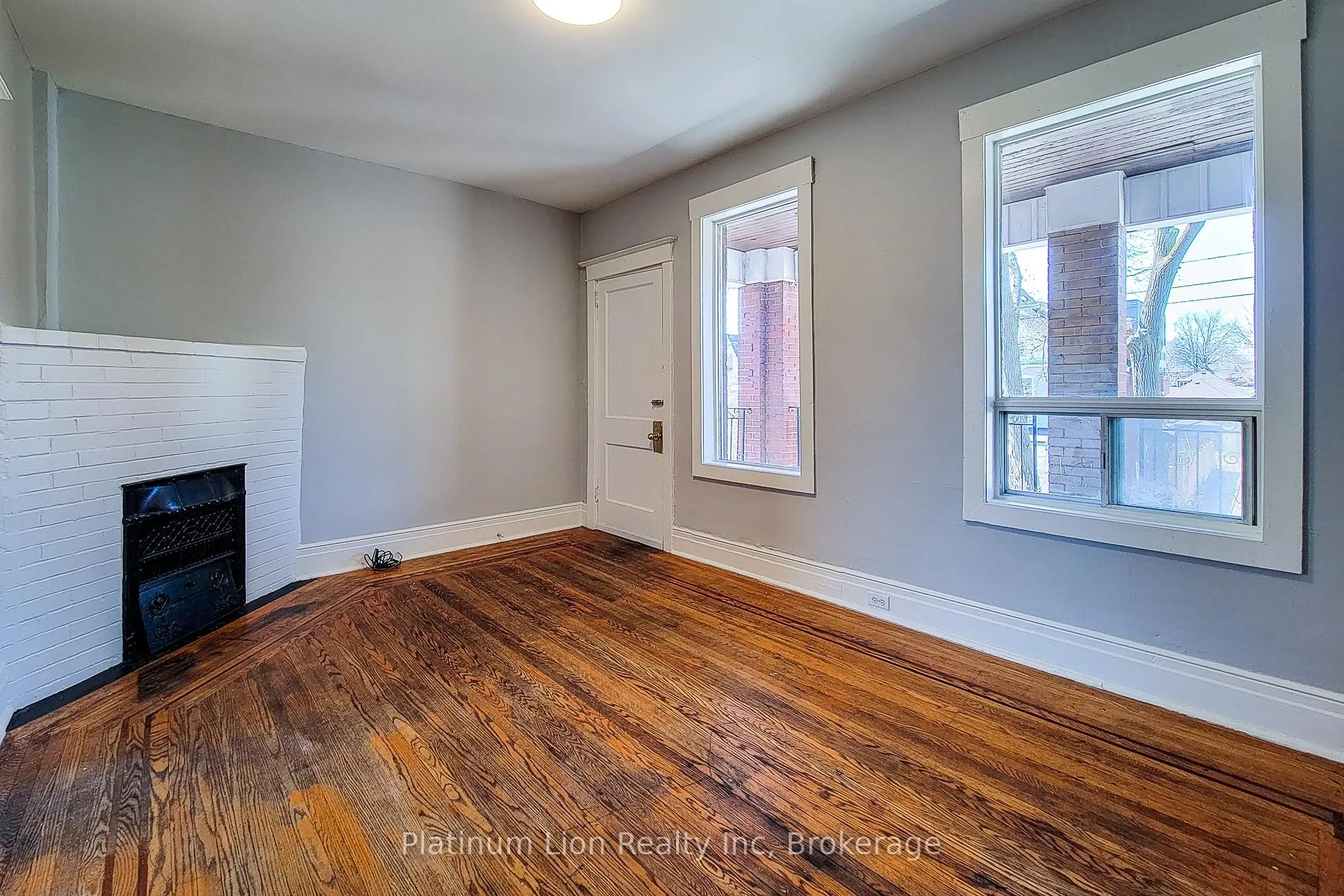 Photo 11 of 254 1/2 Emerald Street N, Hamilton, Stinson — HOMEH