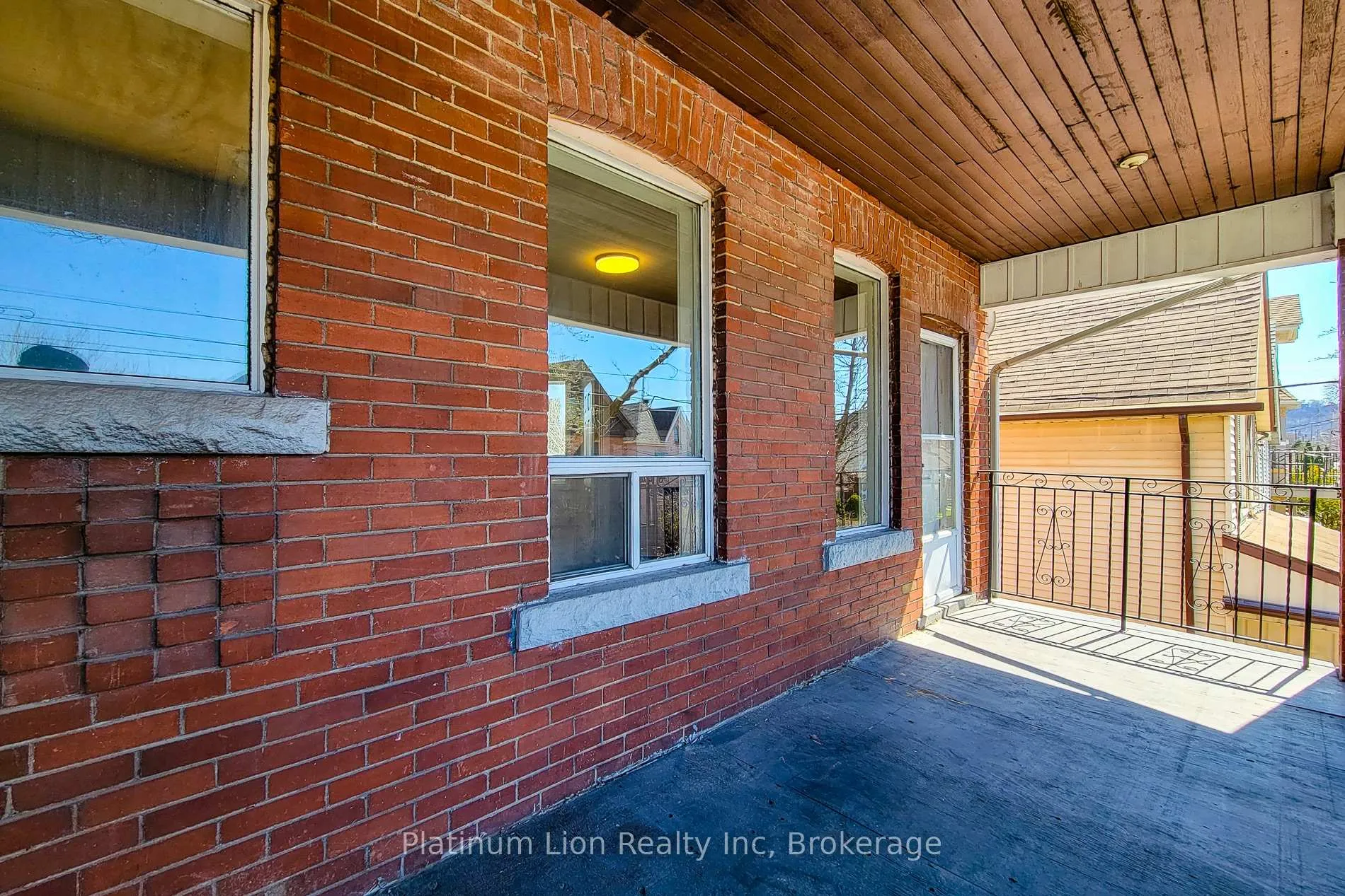 Photo 12 of 254 1/2 Emerald Street N, Hamilton, Stinson — HOMEH