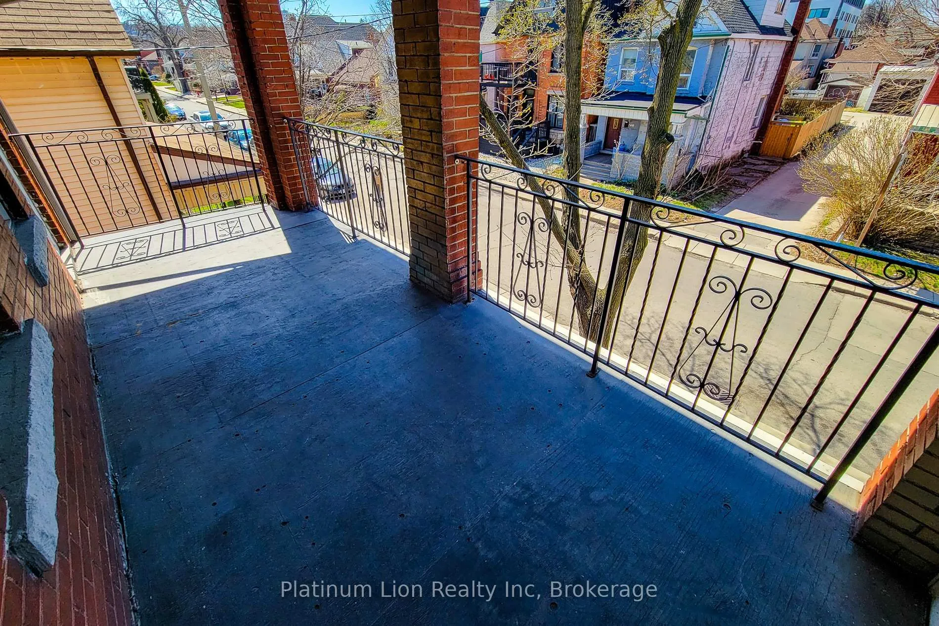 Photo 14 of 254 1/2 Emerald Street N, Hamilton, Stinson — HOMEH