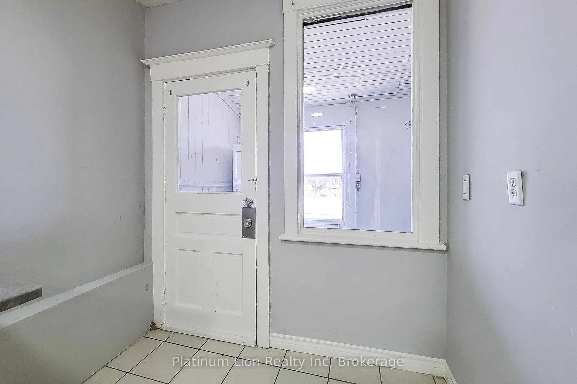 Photo 19 of 254 1/2 Emerald Street N, Hamilton, Stinson — HOMEH