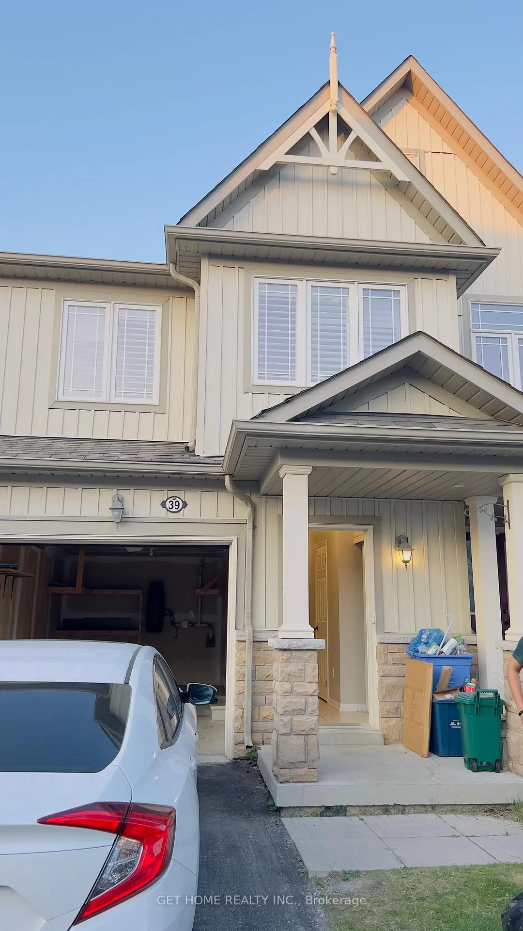 Photo 1 of 39 Connell Lane, Clarington, Bowmanville — HOMEH