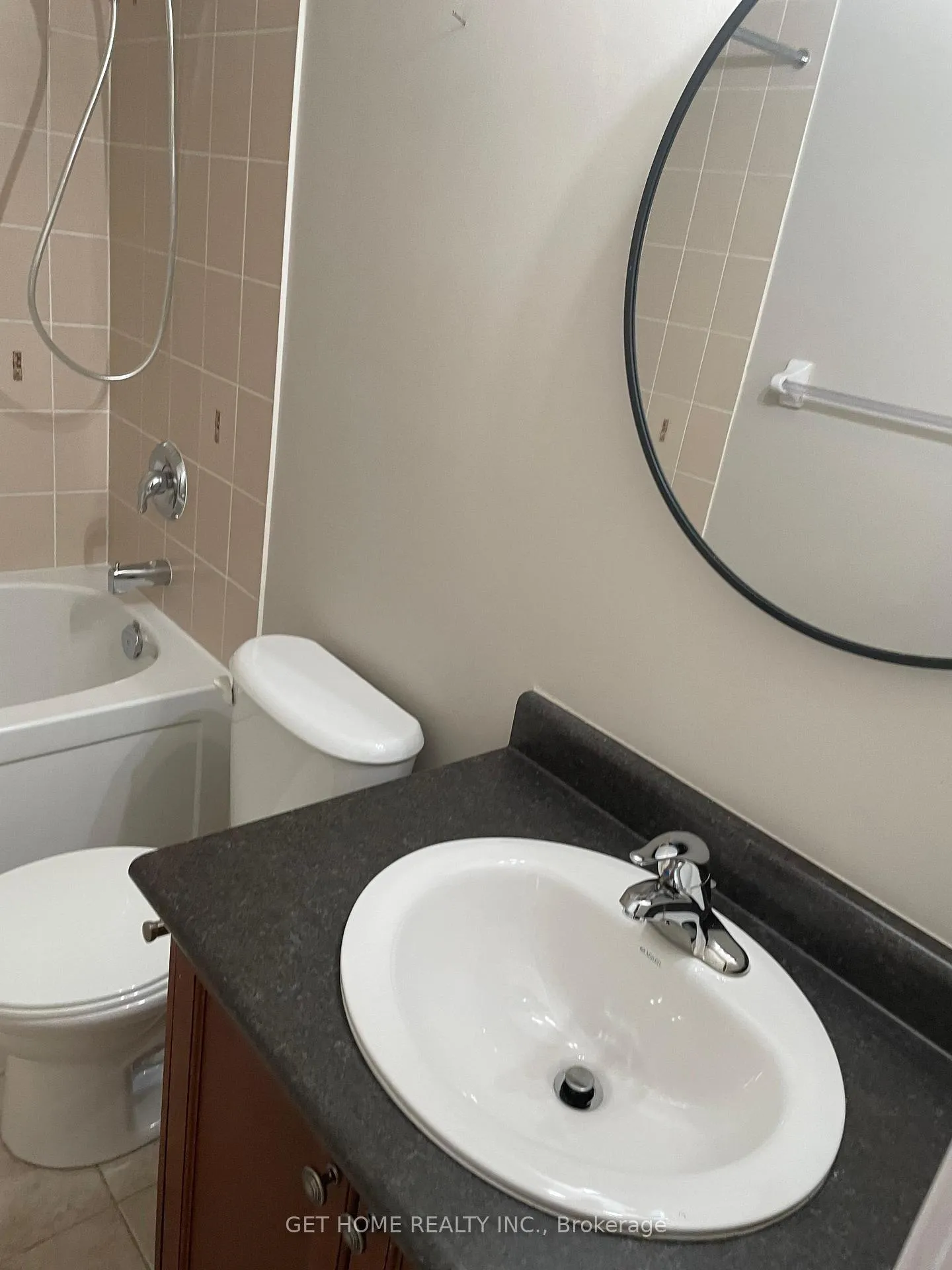 Photo 7 of 39 Connell Lane, Clarington, Bowmanville — HOMEH