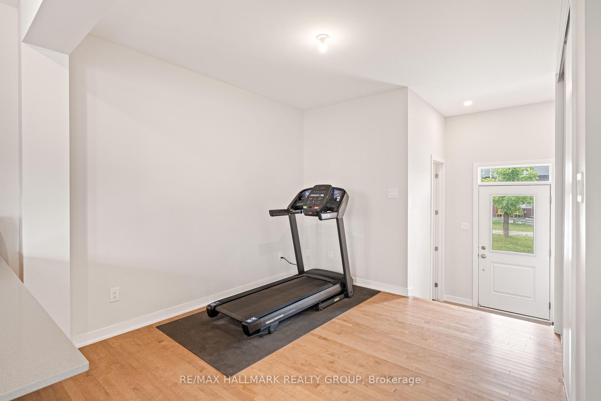 Photo 3 of 243 Surface Lane, Ottawa, Barrhaven - Half Moon Bay — HOMEH