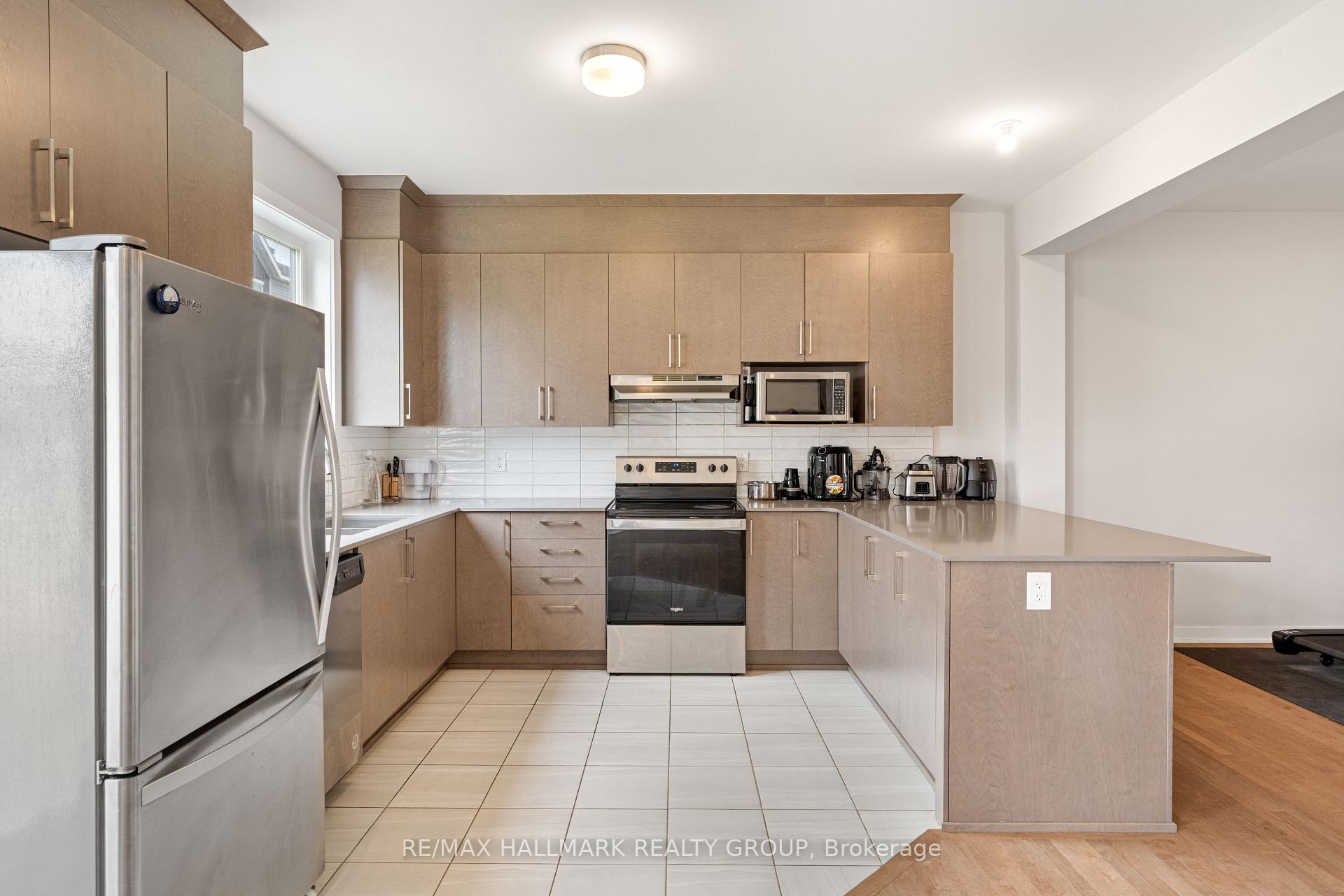 Photo 6 of 243 Surface Lane, Ottawa, Barrhaven - Half Moon Bay — HOMEH