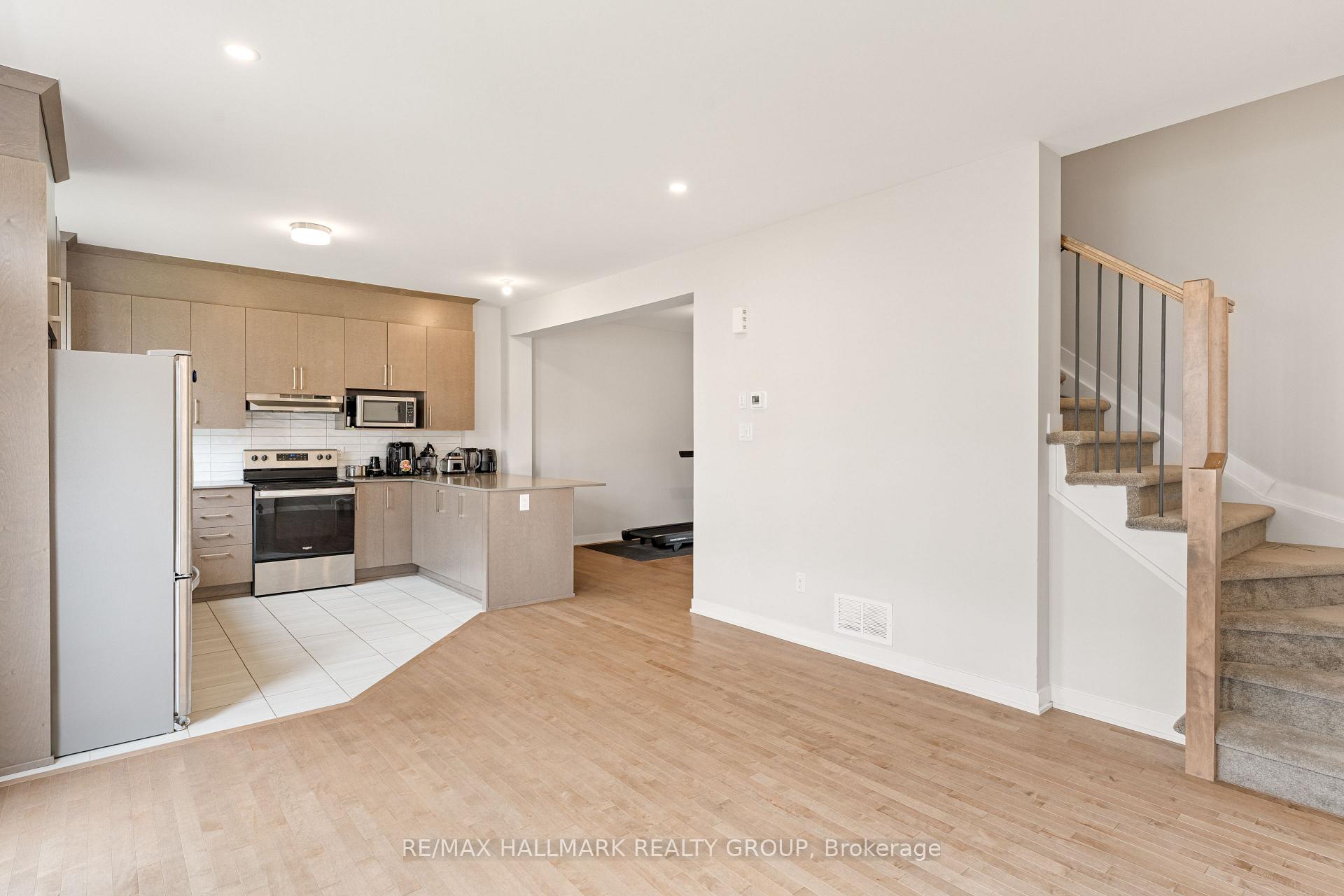 Photo 7 of 243 Surface Lane, Ottawa, Barrhaven - Half Moon Bay — HOMEH