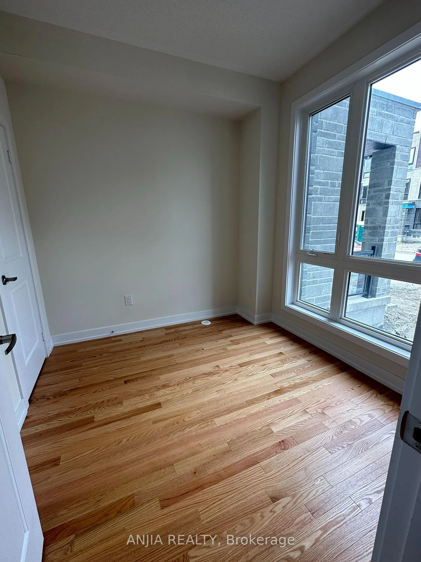 Photo 3 of 111 Stauffer Crescent, Markham, Cornell — HOMEH