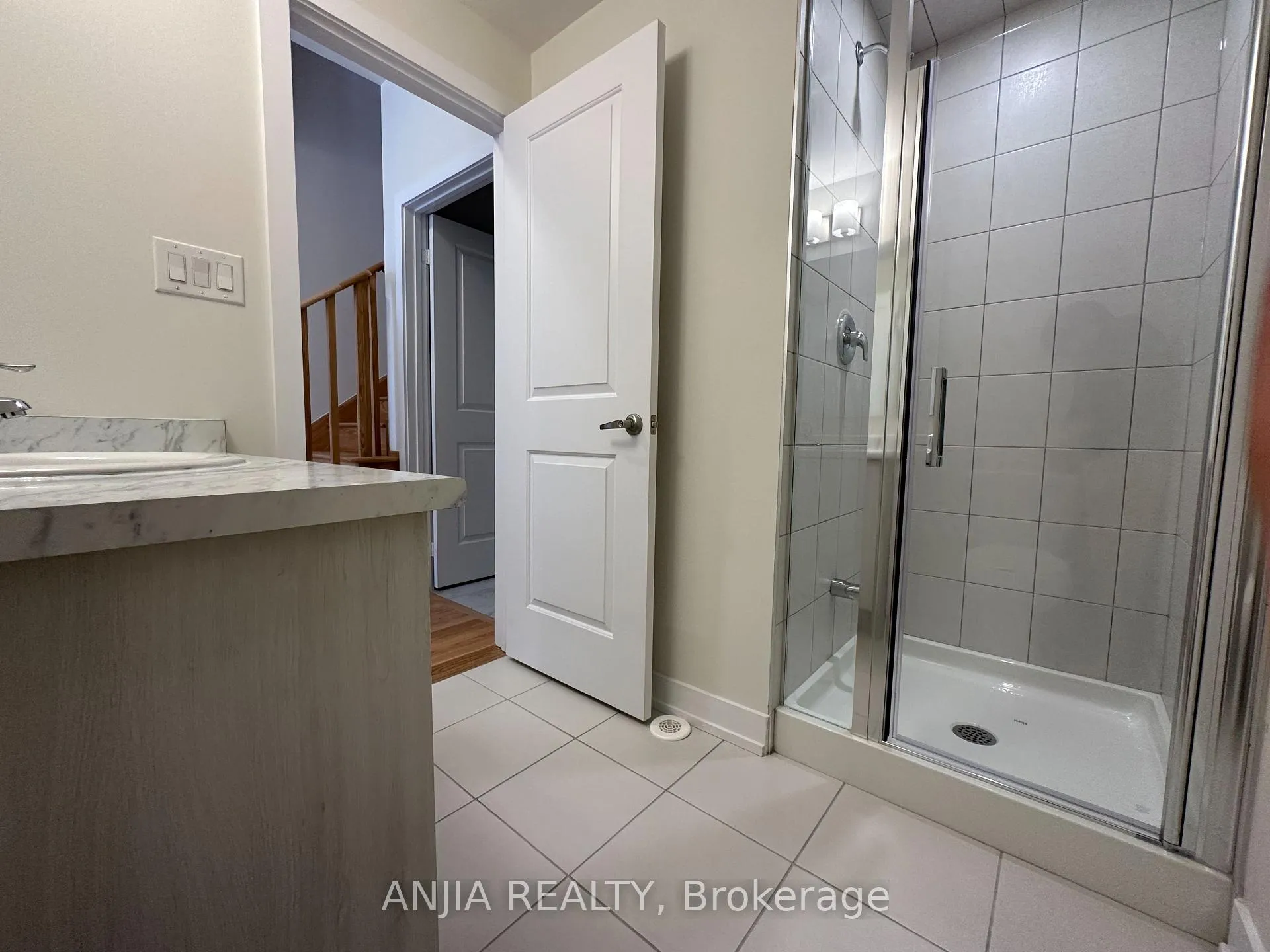 Photo 4 of 111 Stauffer Crescent, Markham, Cornell — HOMEH