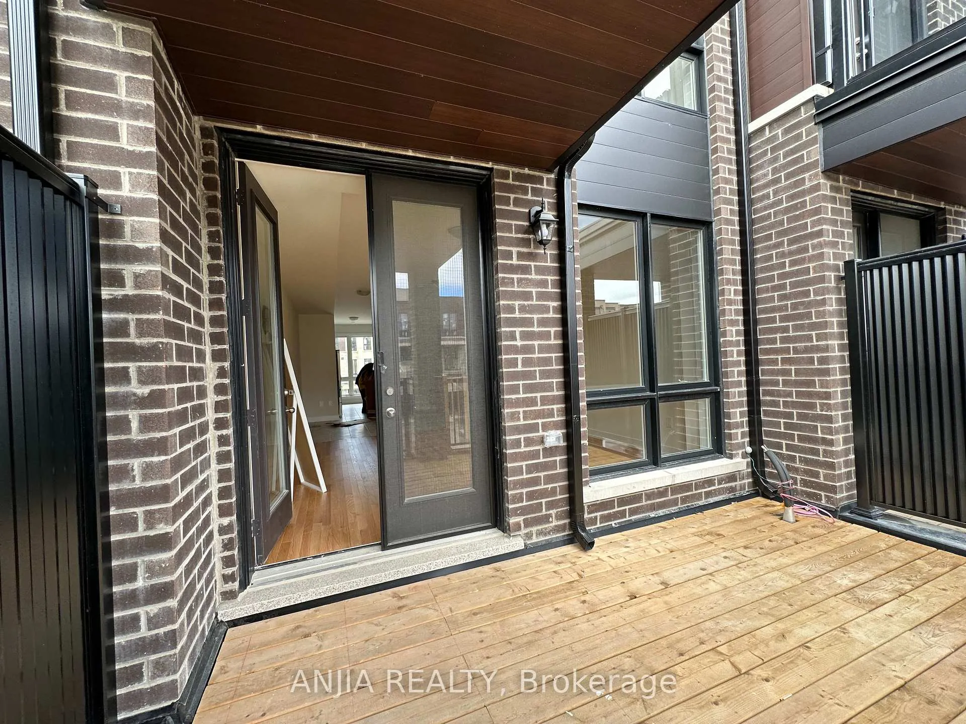 Photo 10 of 111 Stauffer Crescent, Markham, Cornell — HOMEH