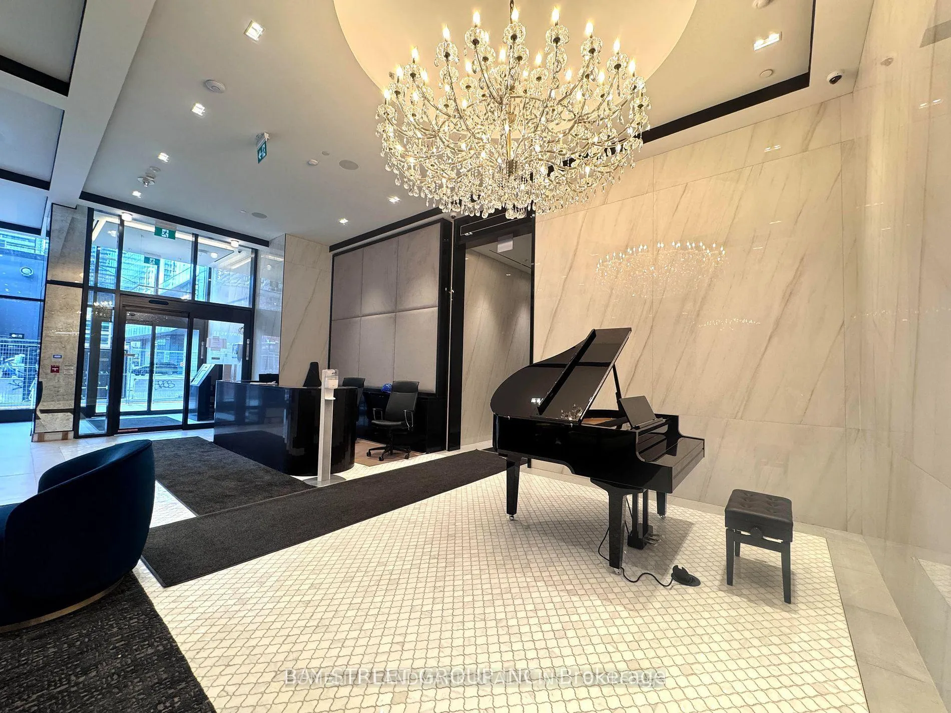 Photo 4 of Unit 1615, 8 Wellesley Street W, Toronto, Bay Street Corridor — HOMEH