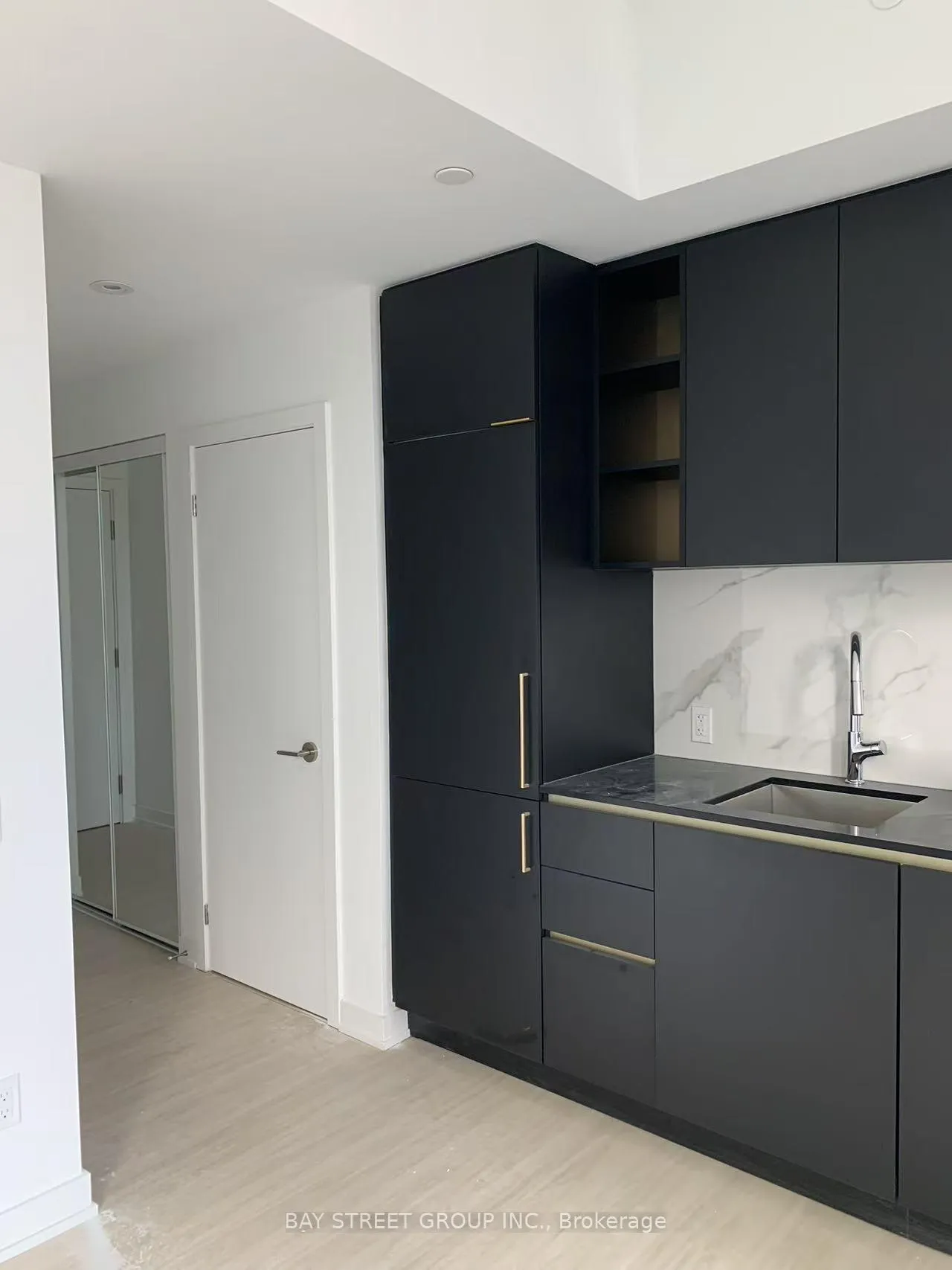 Photo 5 of Unit 1615, 8 Wellesley Street W, Toronto, Bay Street Corridor — HOMEH
