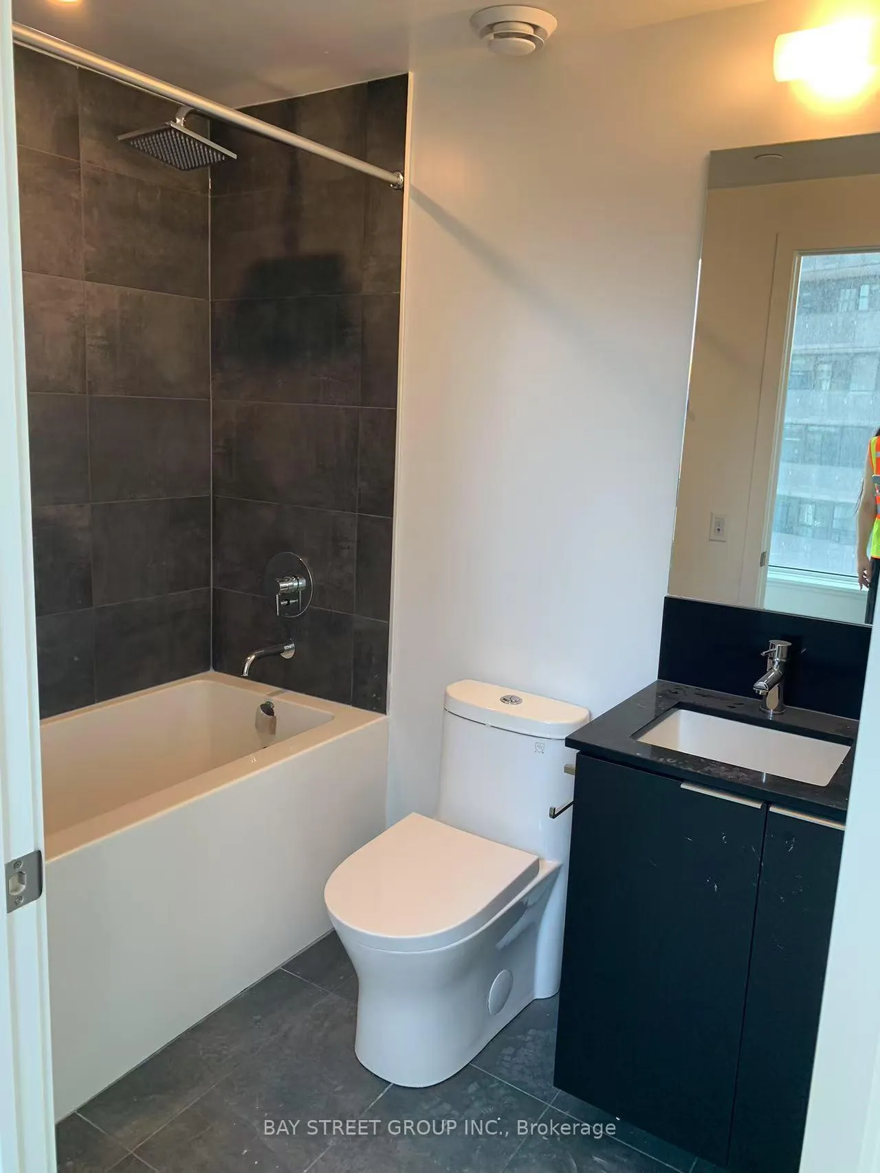 Photo 6 of Unit 1615, 8 Wellesley Street W, Toronto, Bay Street Corridor — HOMEH