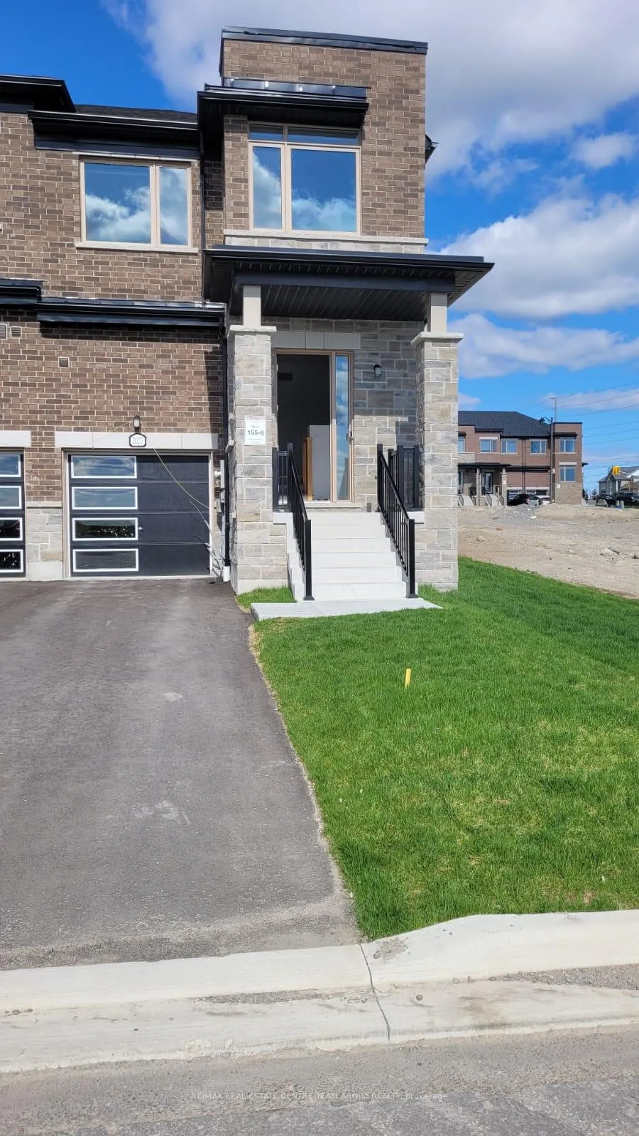 Photo 1 of 2027 Lowry Drive, Oshawa, Kedron — HOMEH