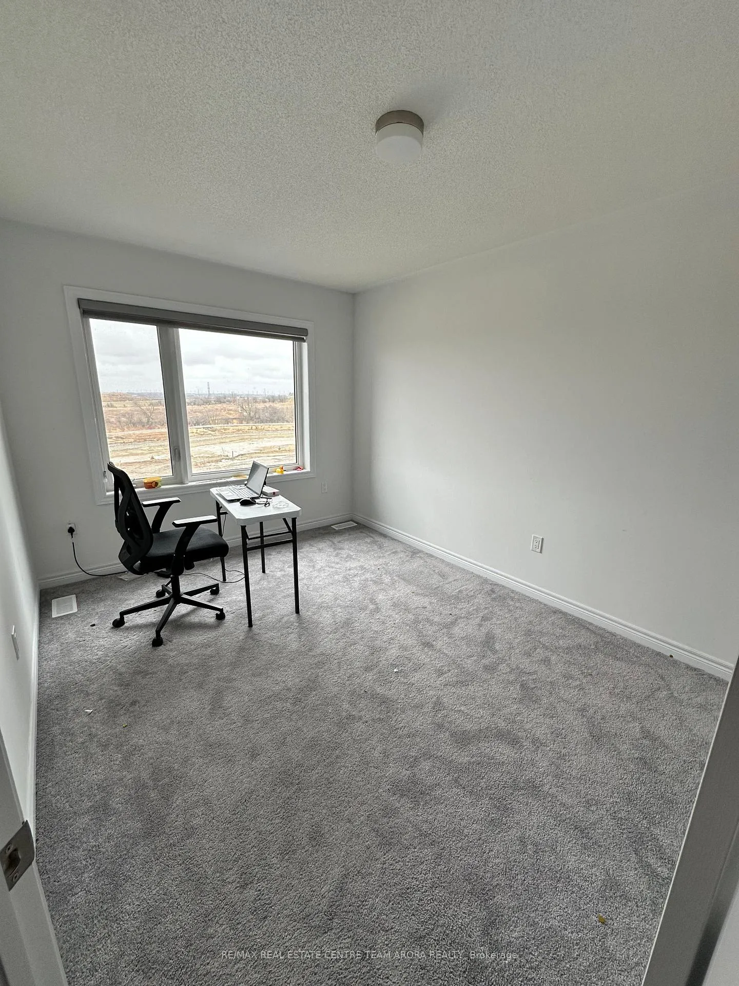 Photo 8 of 2027 Lowry Drive, Oshawa, Kedron — HOMEH