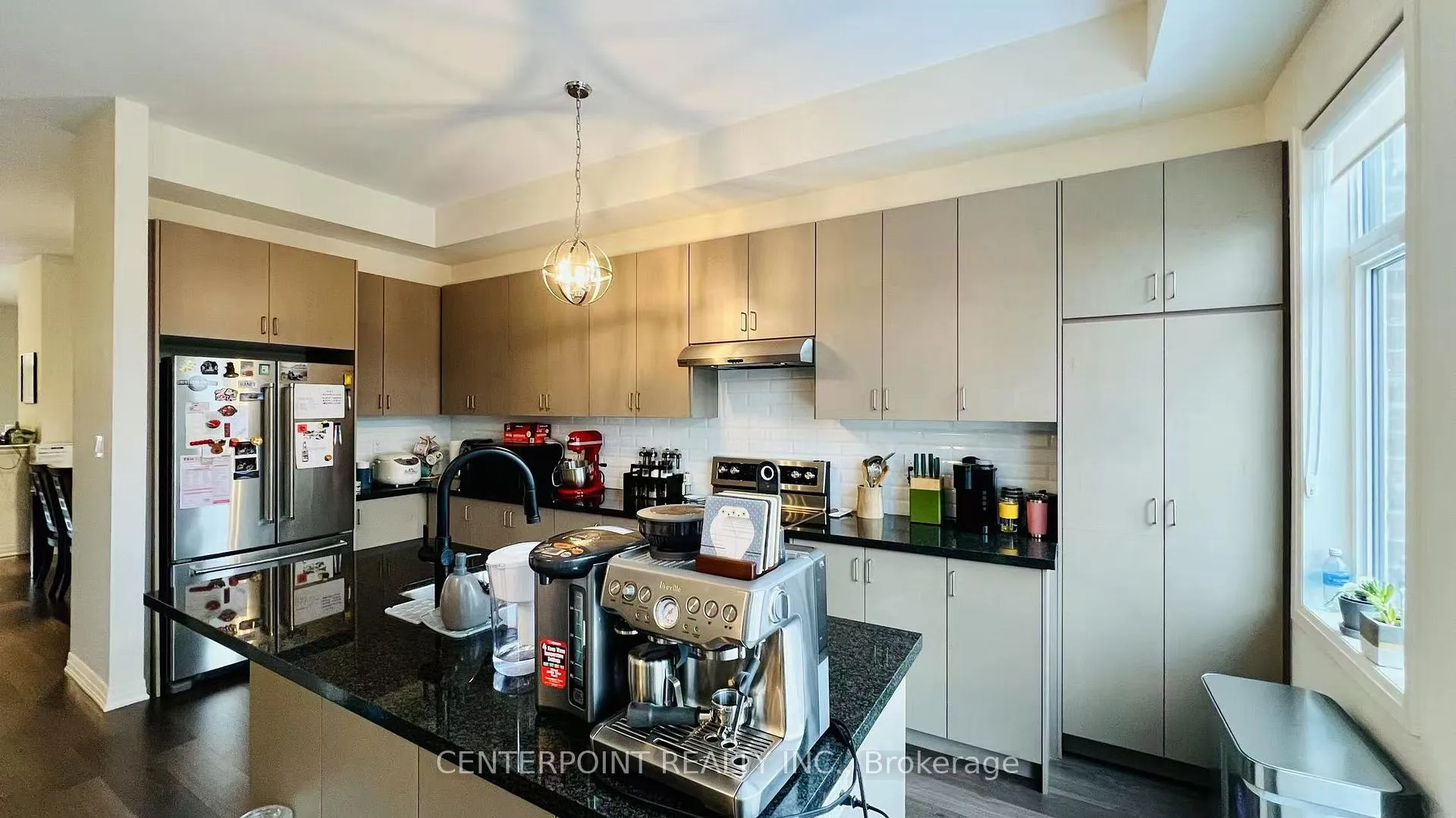 Photo 7 of 122 Arianna Crescent, Vaughan, Patterson — HOMEH