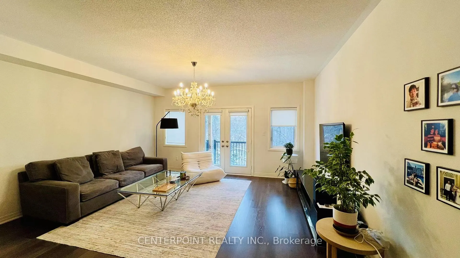 Photo 8 of 122 Arianna Crescent, Vaughan, Patterson — HOMEH
