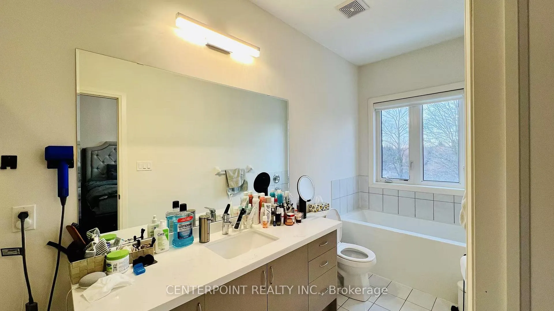 Photo 11 of 122 Arianna Crescent, Vaughan, Patterson — HOMEH