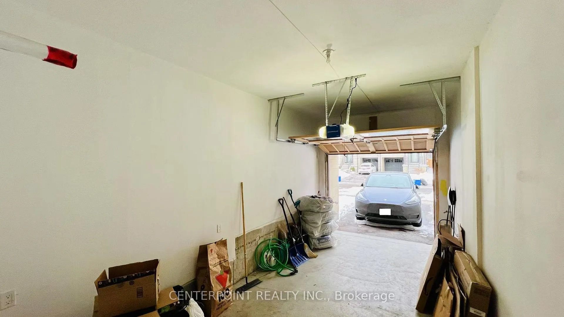 Photo 20 of 122 Arianna Crescent, Vaughan, Patterson — HOMEH