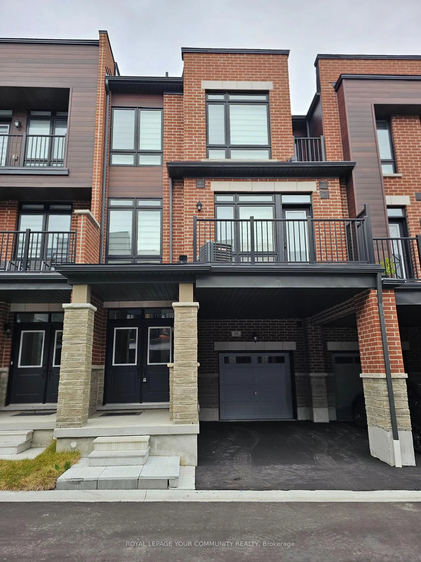Photo 1 of 10 Broylio Lane, Ajax, South East — HOMEH