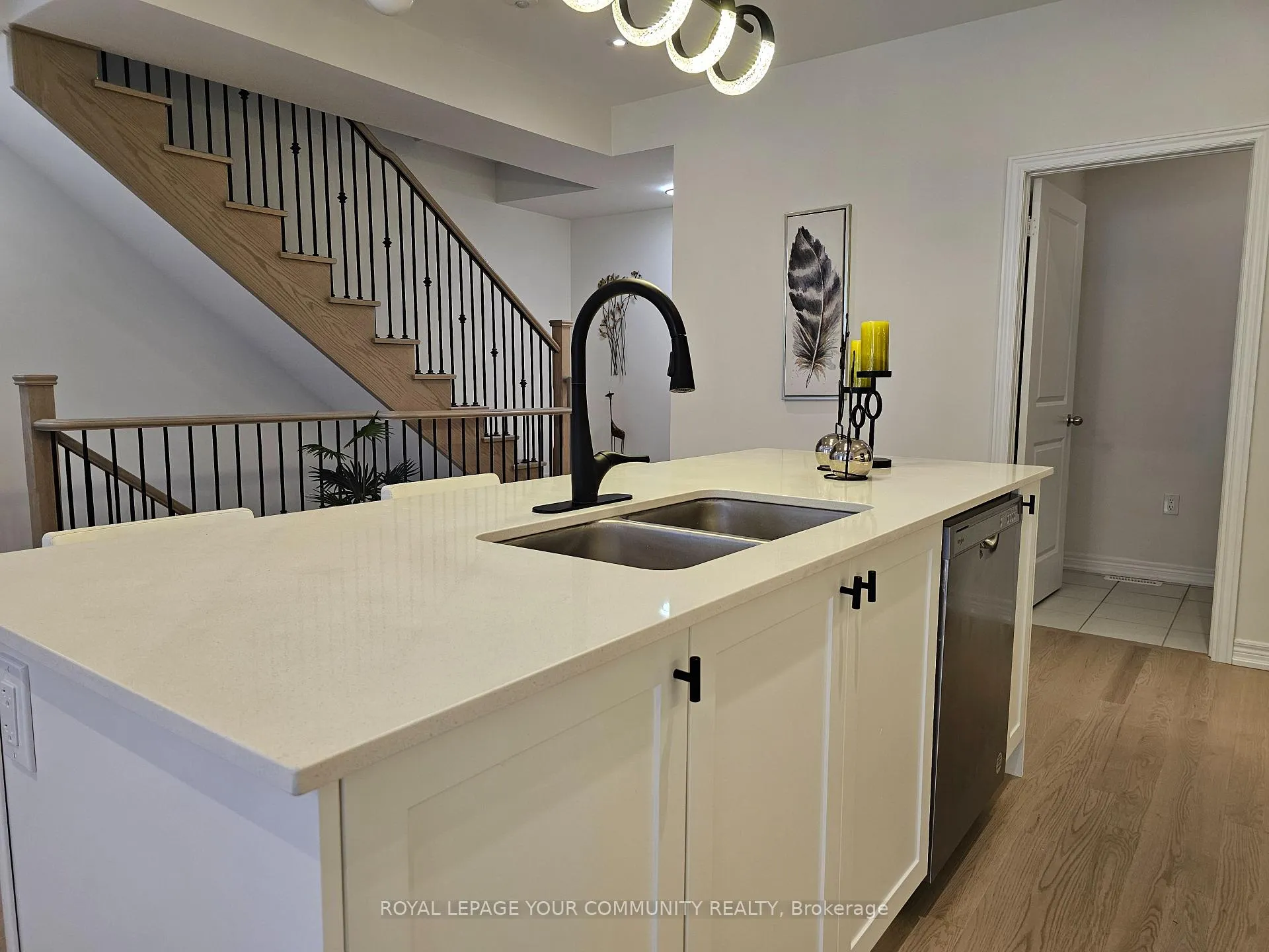 Photo 8 of 10 Broylio Lane, Ajax, South East — HOMEH