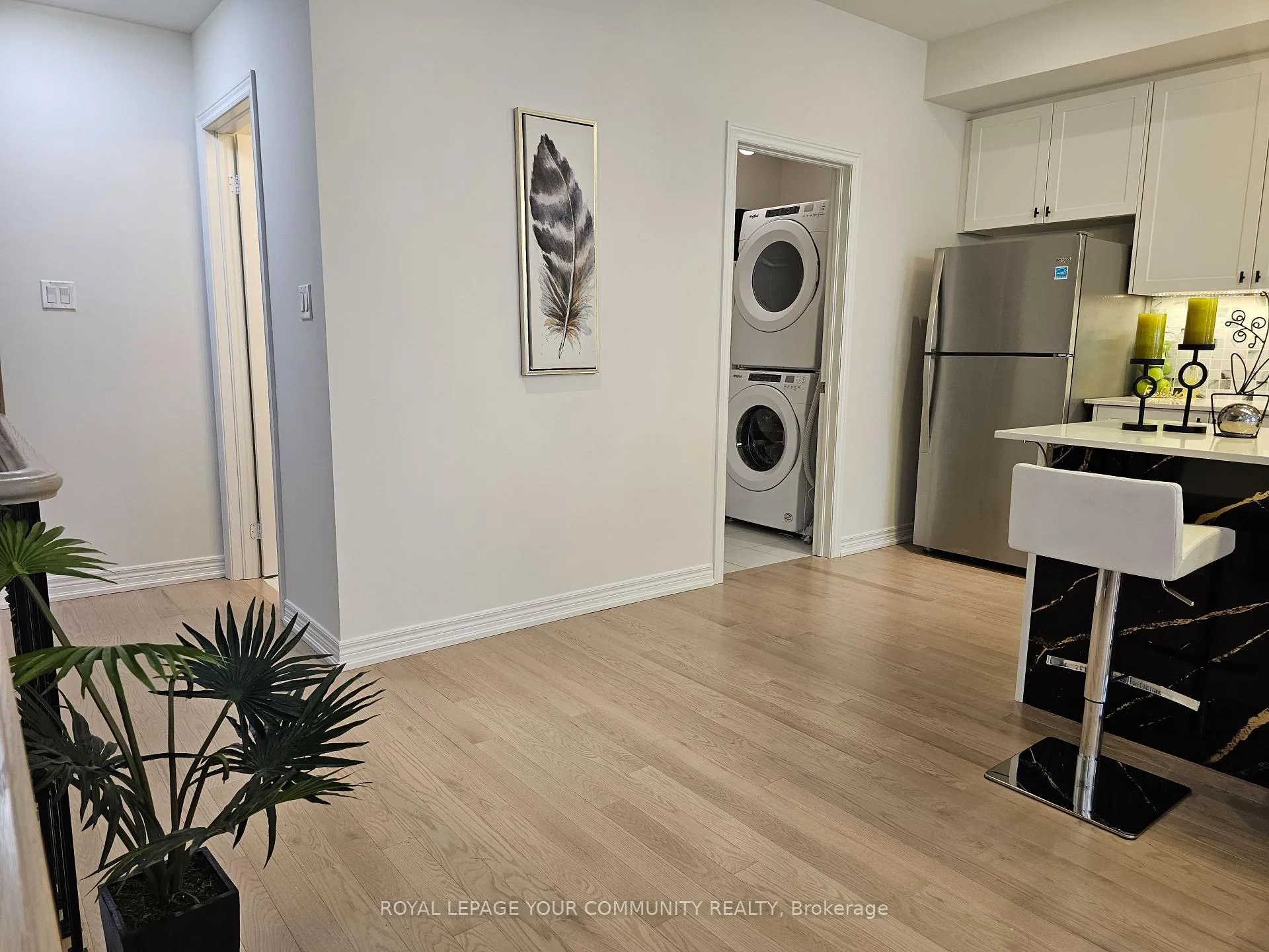 Photo 23 of 10 Broylio Lane, Ajax, South East — HOMEH