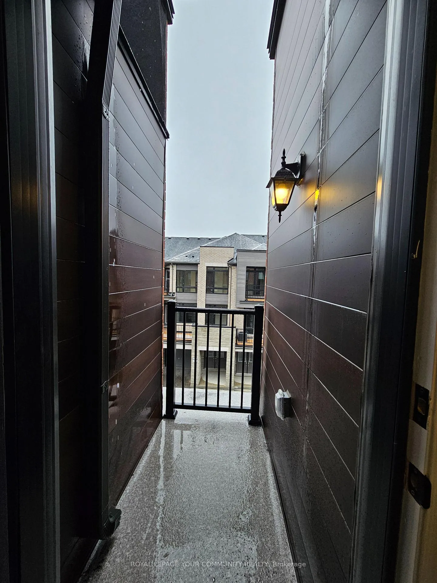 Photo 33 of 10 Broylio Lane, Ajax, South East — HOMEH