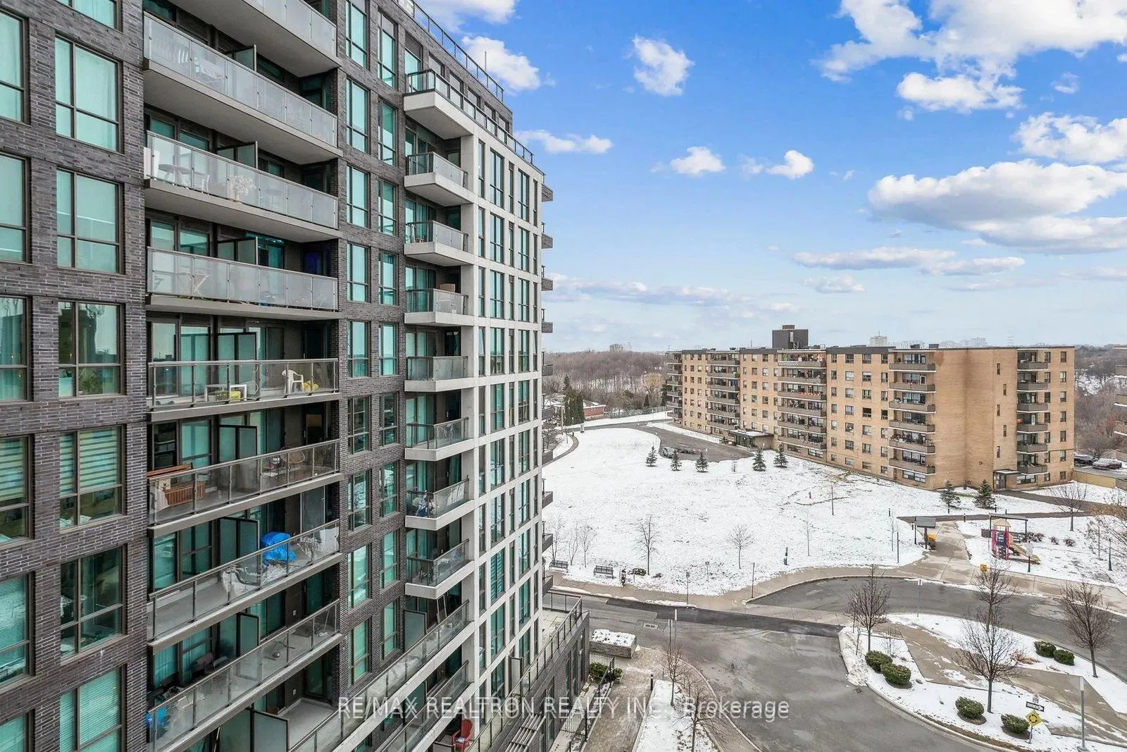Photo 3 of Unit 803, 80 Esther Lorrie Drive, Etobicoke, West Humber-Clairville — HOMEH