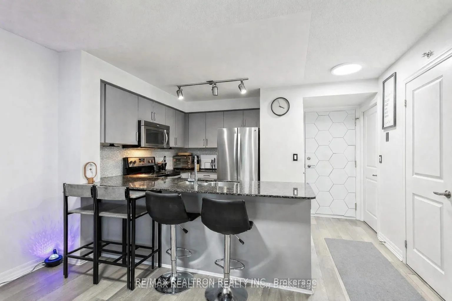 Photo 8 of Unit 803, 80 Esther Lorrie Drive, Etobicoke, West Humber-Clairville — HOMEH
