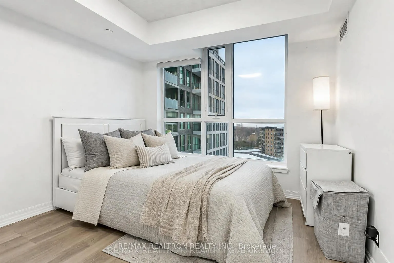 Photo 11 of Unit 803, 80 Esther Lorrie Drive, Etobicoke, West Humber-Clairville — HOMEH