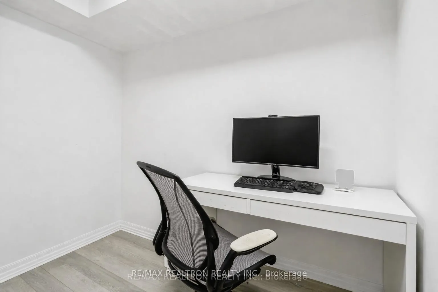 Photo 12 of Unit 803, 80 Esther Lorrie Drive, Etobicoke, West Humber-Clairville — HOMEH