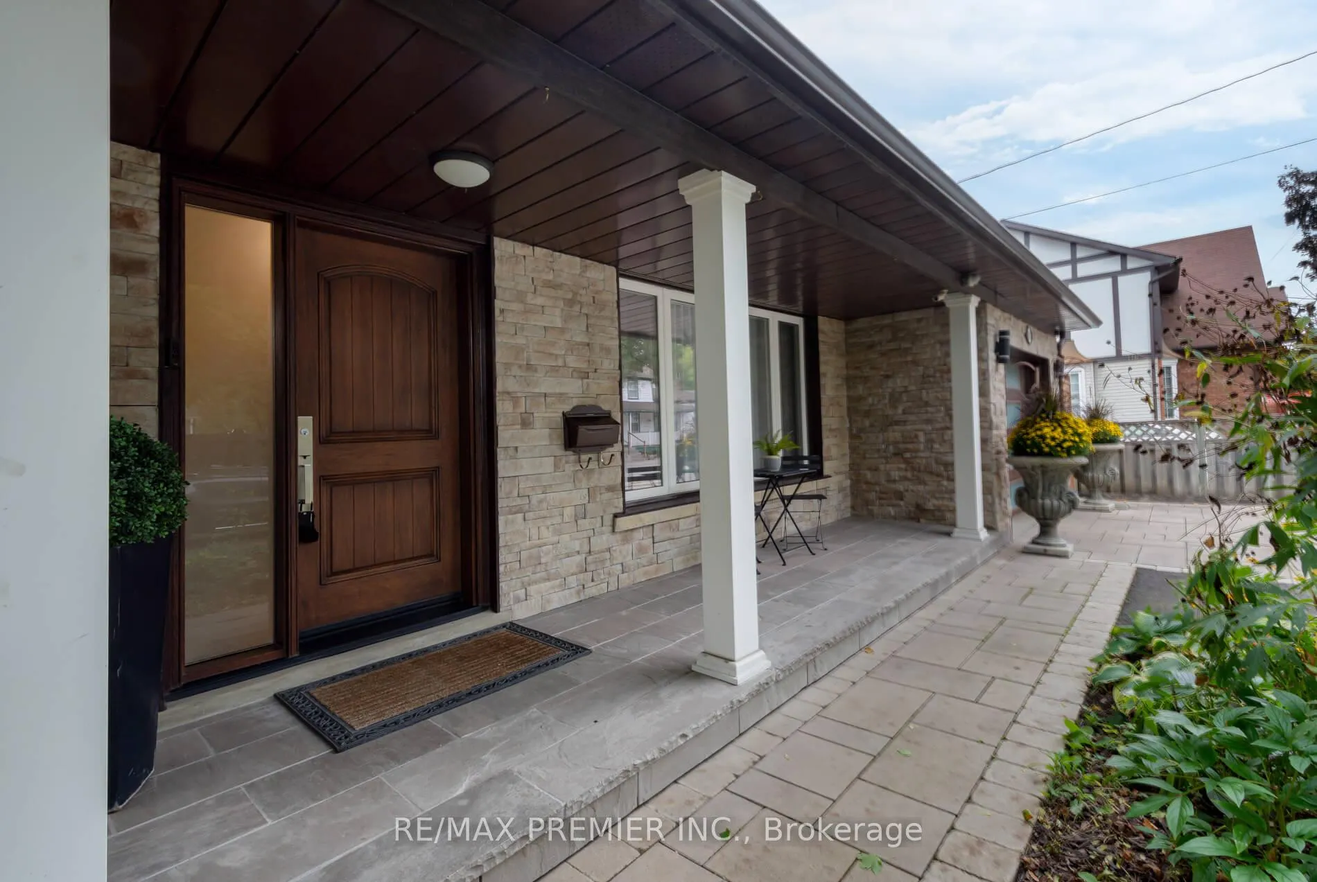 Photo 2 of Unit Upper, 110 Clarence Street, Vaughan, West Woodbridge — HOMEH